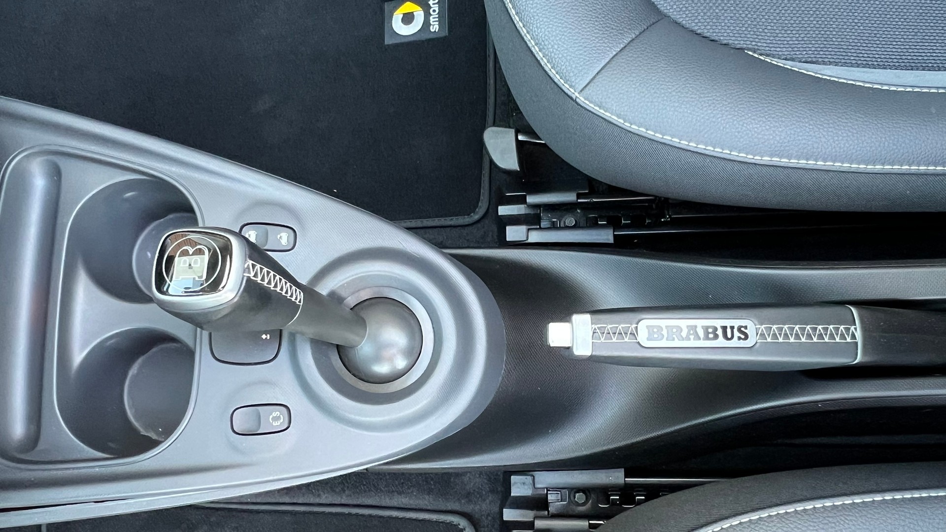 SMART FORTWO BRABUS TWINMATIC l 109 PS-image-19