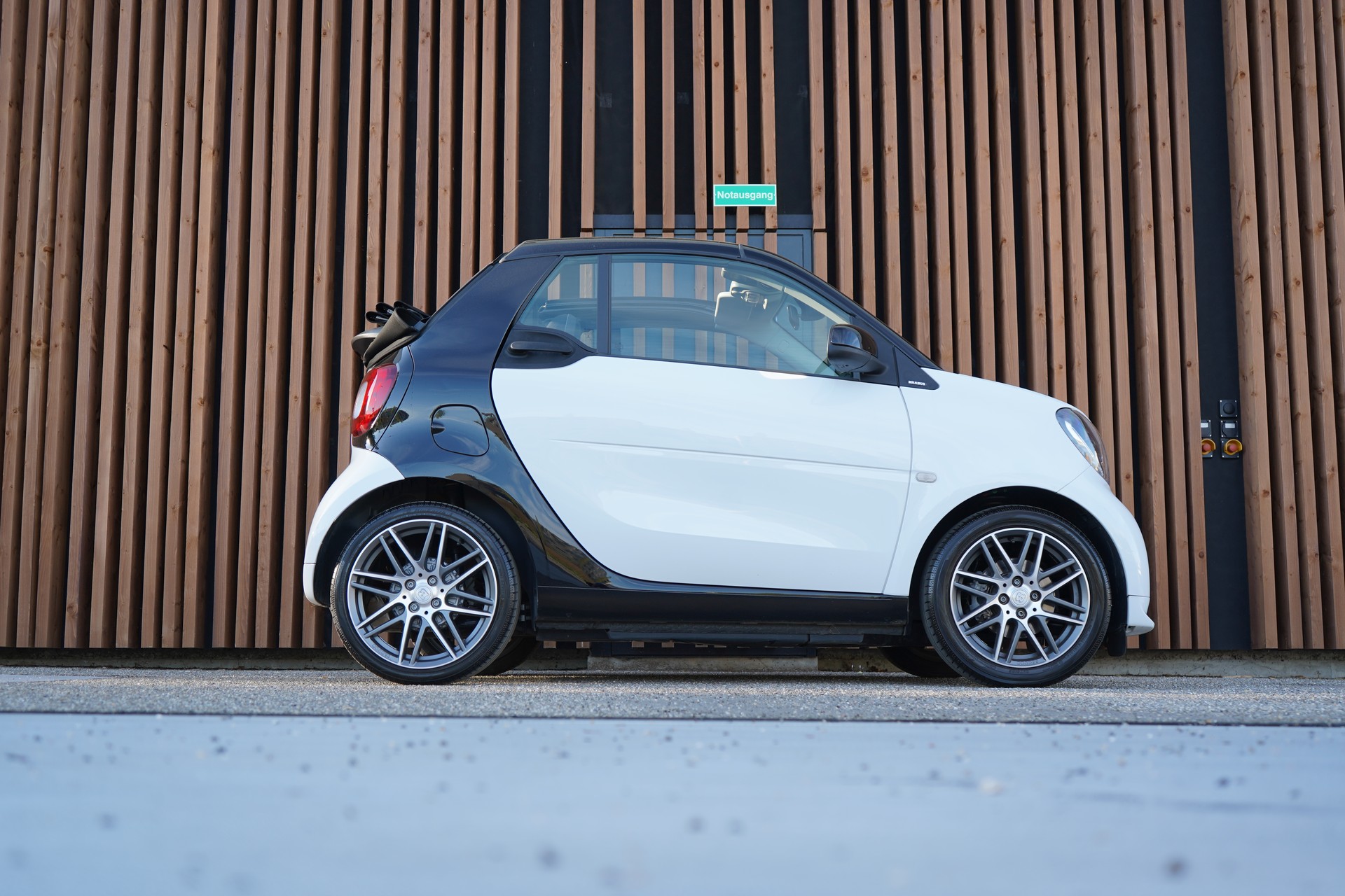 SMART FORTWO BRABUS TWINMATIC l 109 PS-image-0