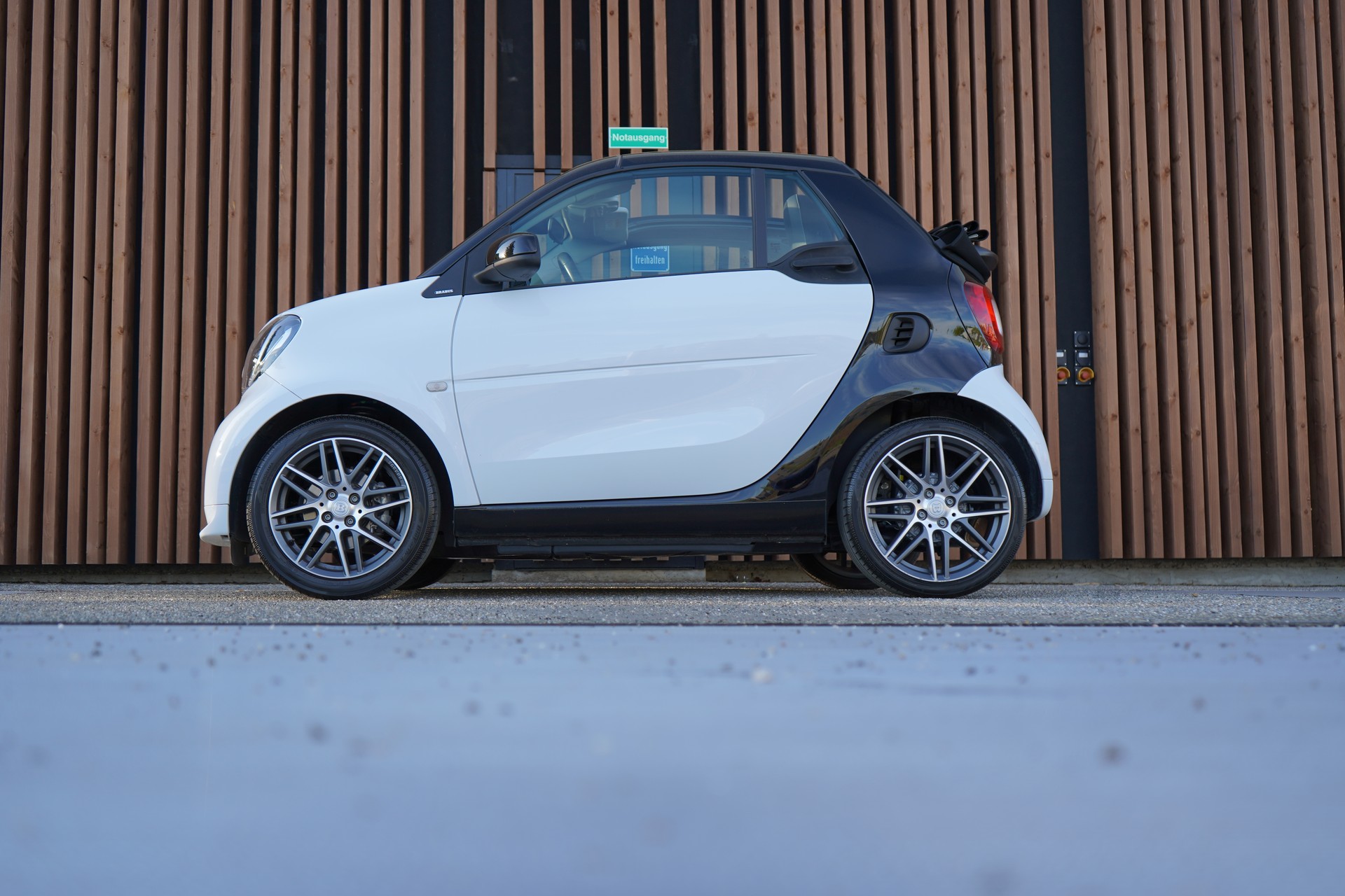 SMART FORTWO BRABUS TWINMATIC l 109 PS-image-1