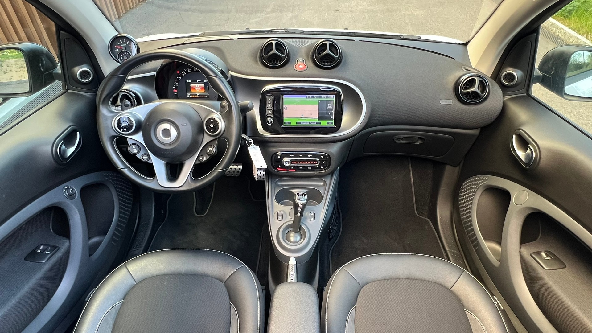 SMART FORTWO BRABUS TWINMATIC l 109 PS-image-16