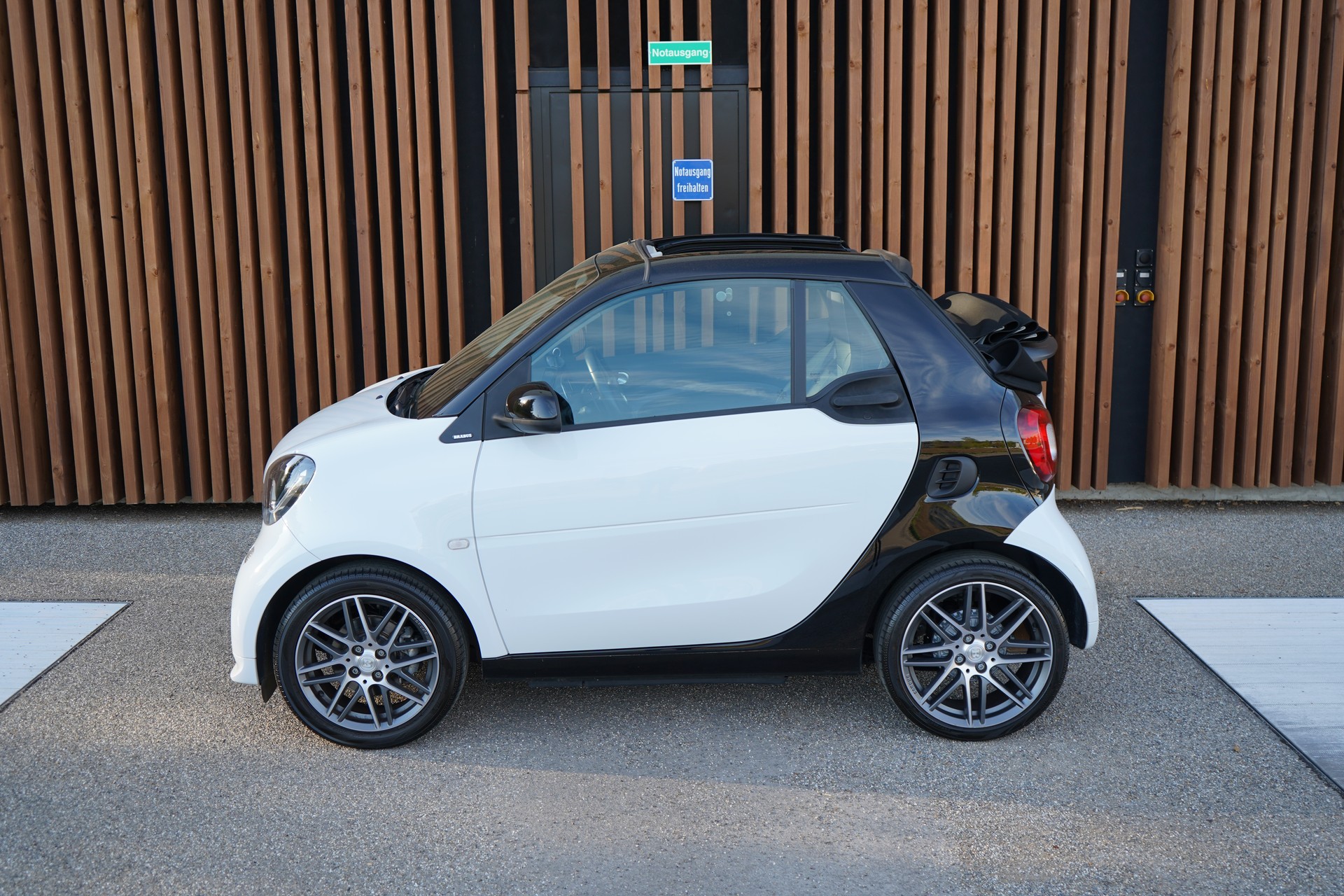 SMART FORTWO BRABUS TWINMATIC l 109 PS-image-5