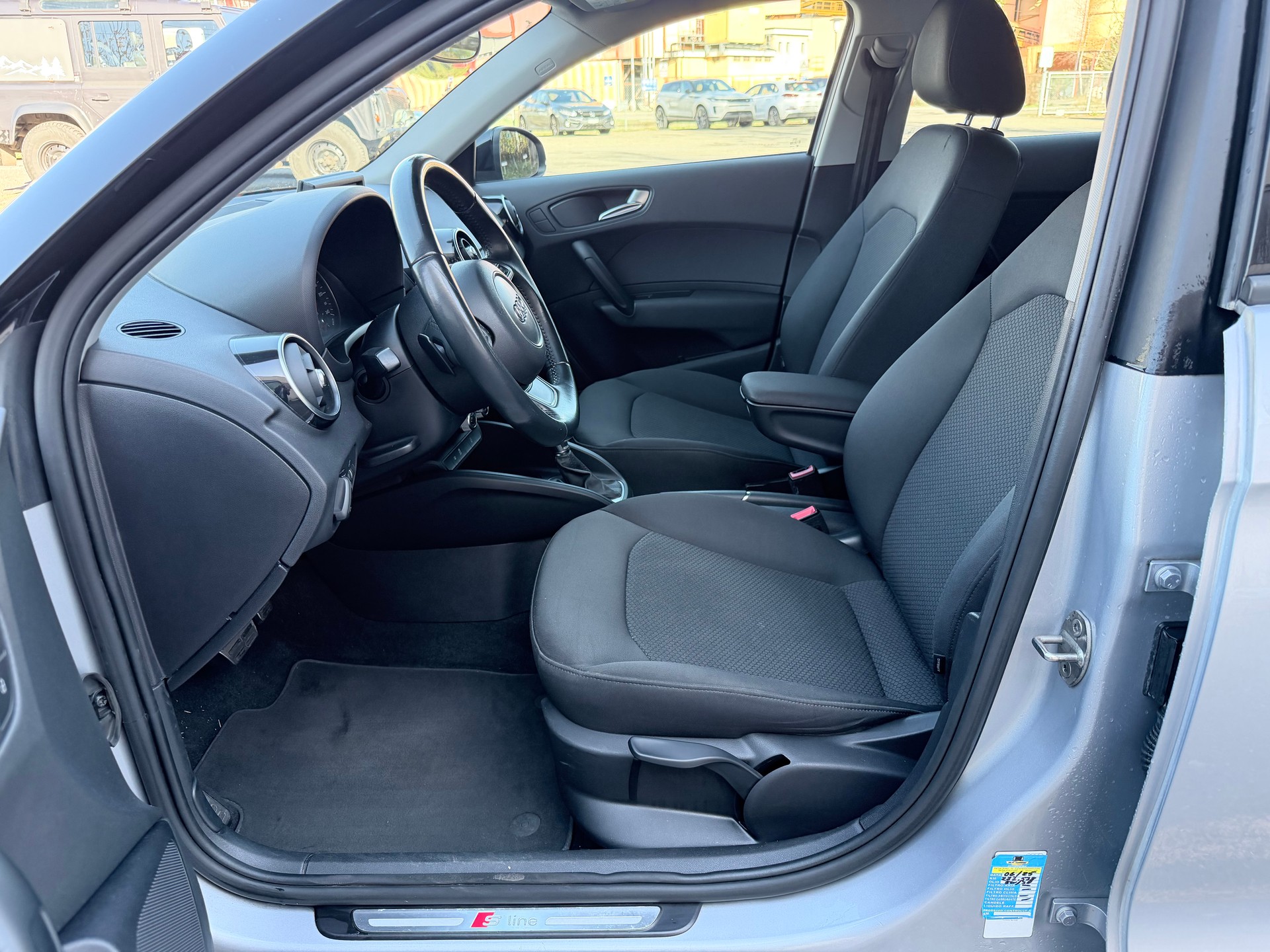 AUDI A1 Sportback 1.6 TDI admired DSG-image-7