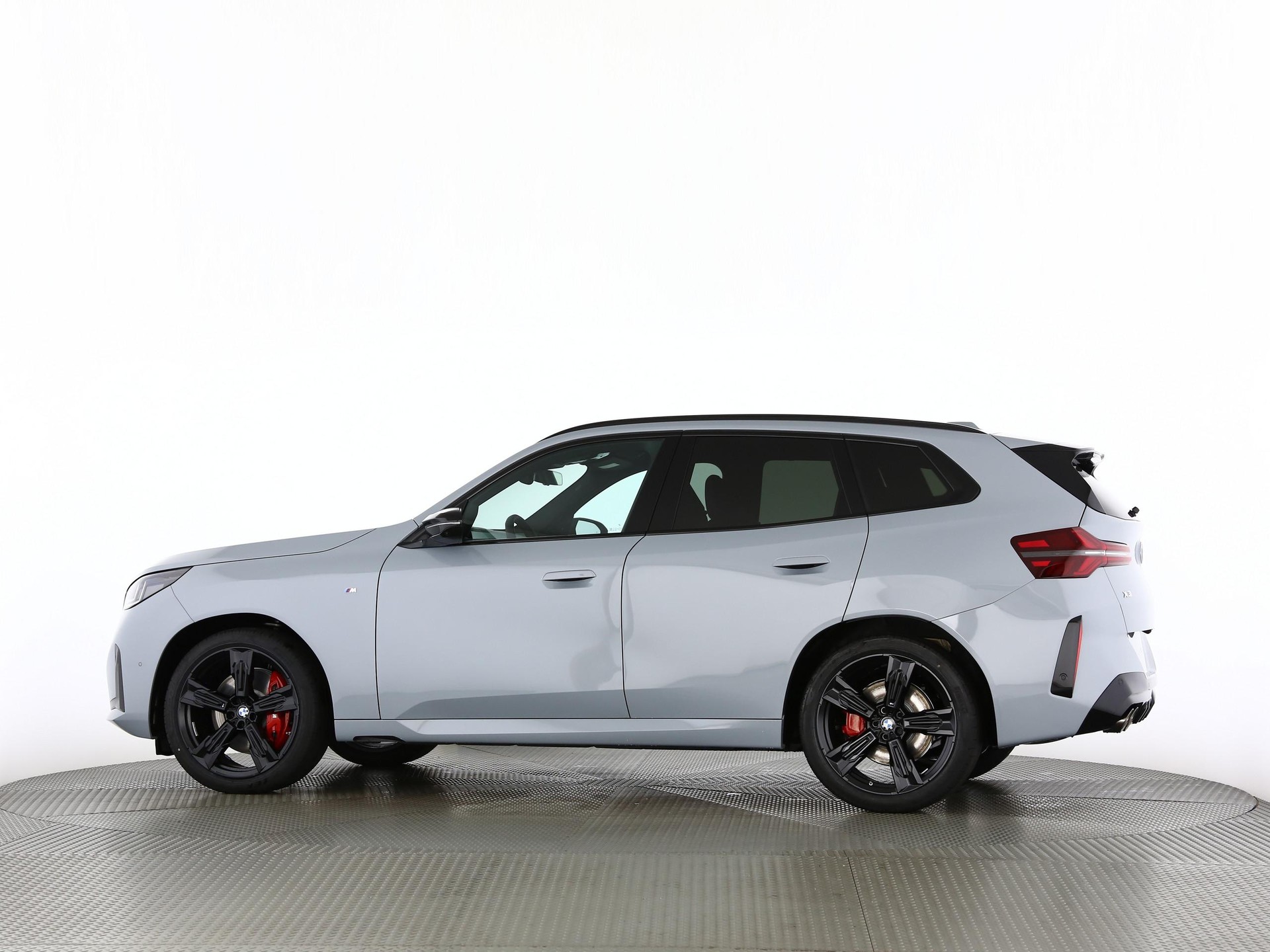 BMW X3 M50i-image-12