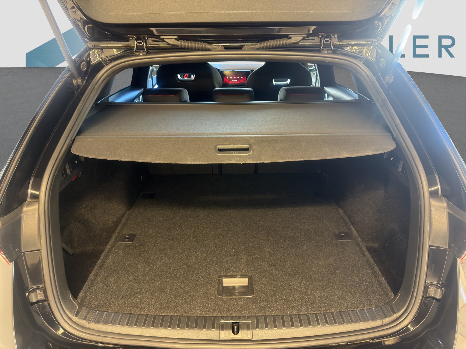 SKODA OCTAVIA Combi 2.0 TSI RS DS-image-6
