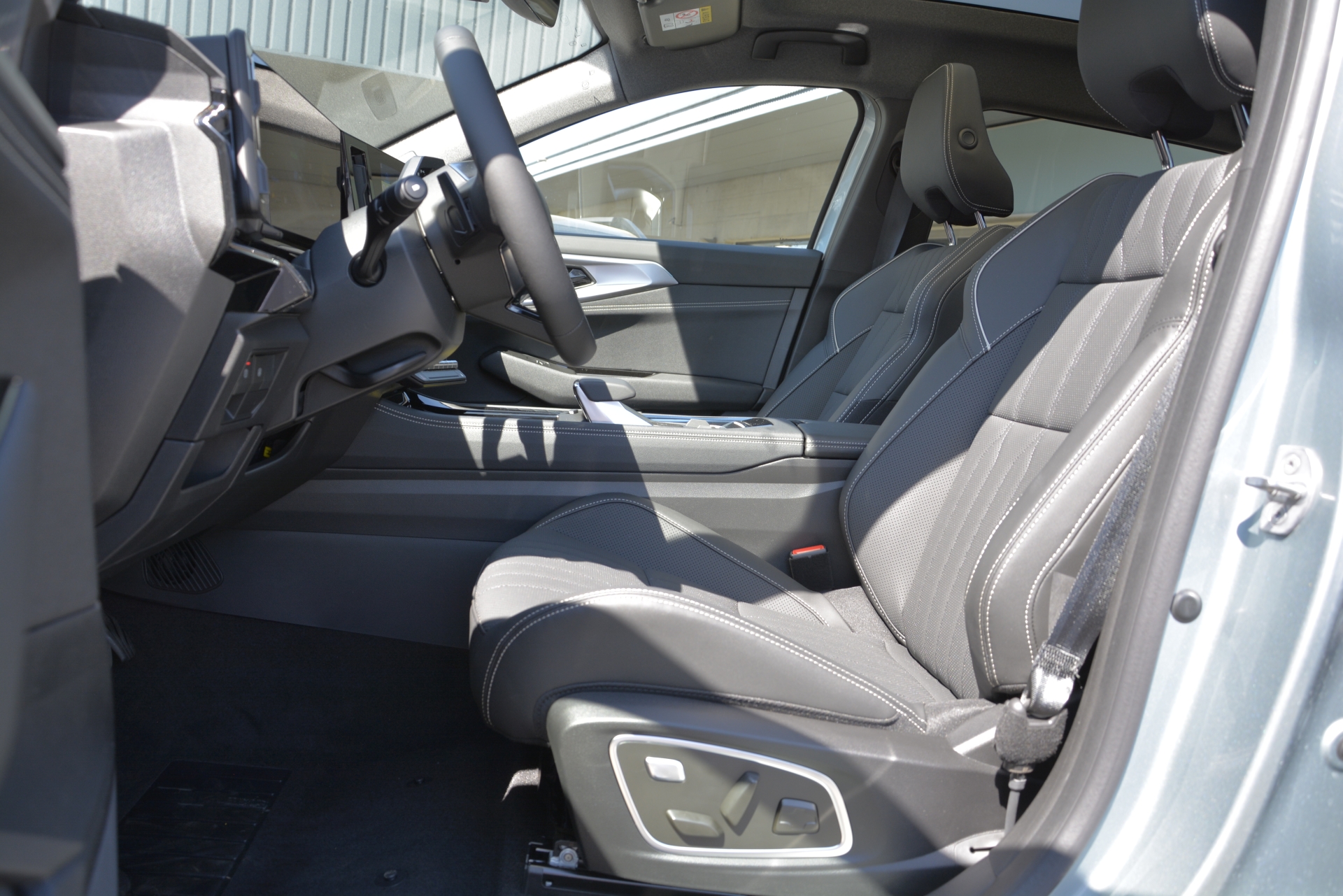 RENAULT Espace iconic full hybrid E-Tech 200 - 5 Seater-image-9