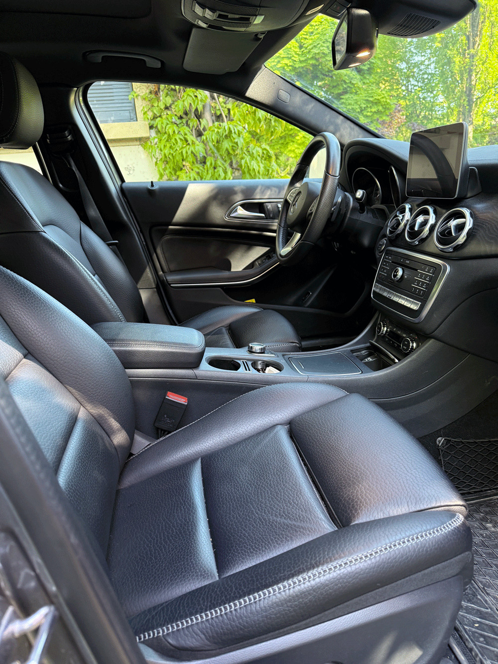 MERCEDES-BENZ GLA 250 4Matic 7G-DCT-image-4