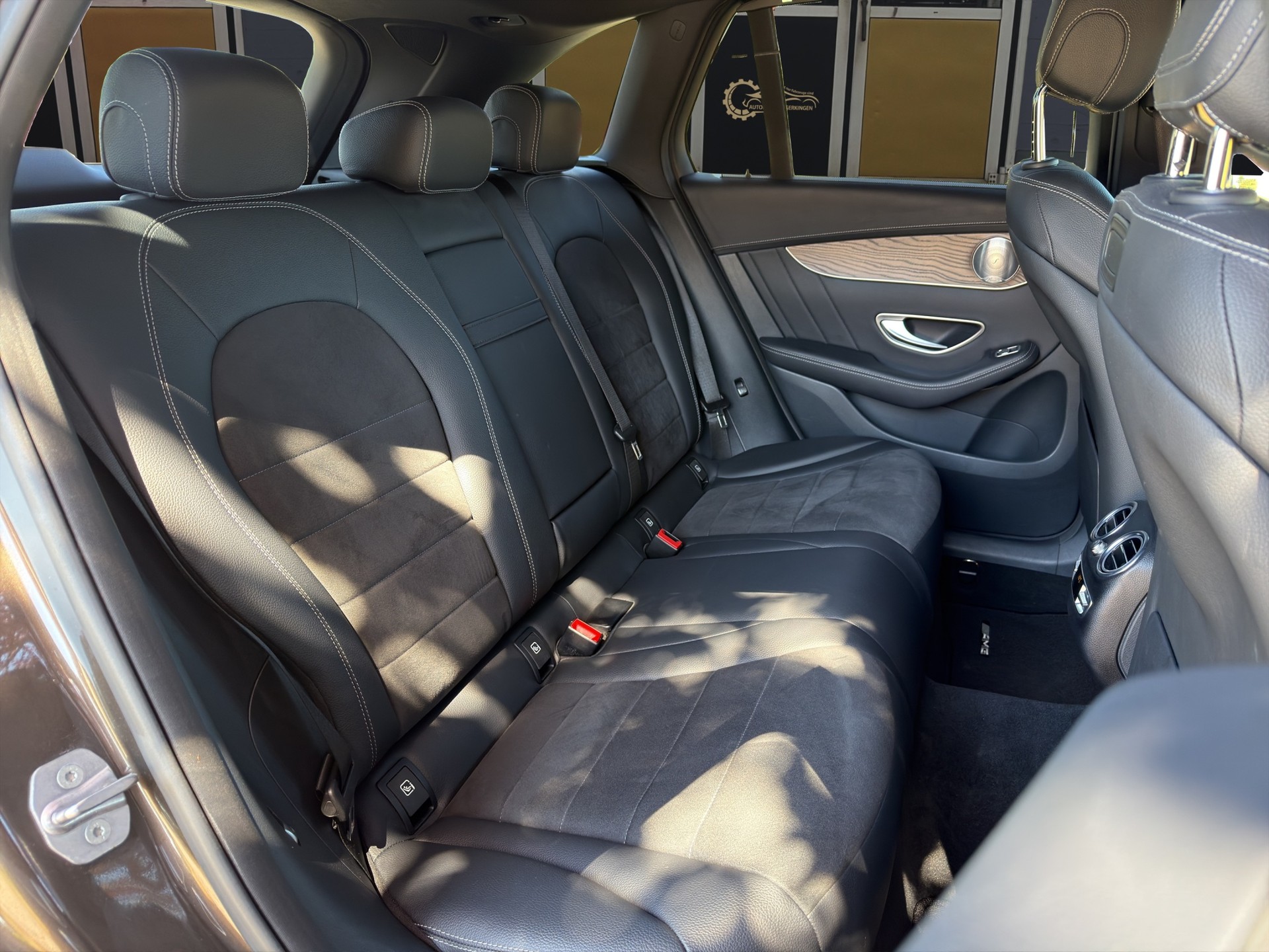 MERCEDES-BENZ GLC 250 d 4m-image-12