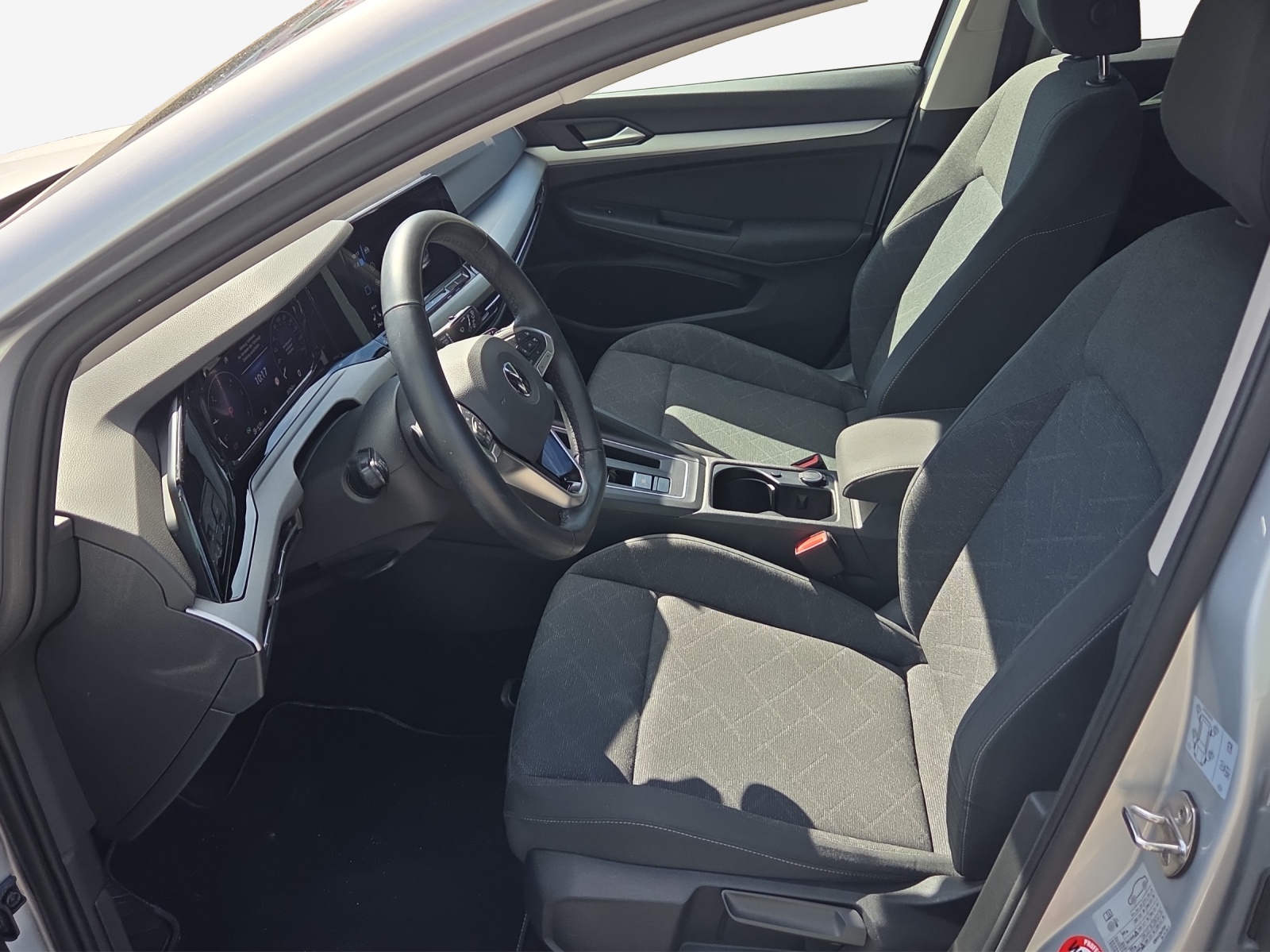 VW Golf 2.0 TDI Life DSG 4Motion-image-7