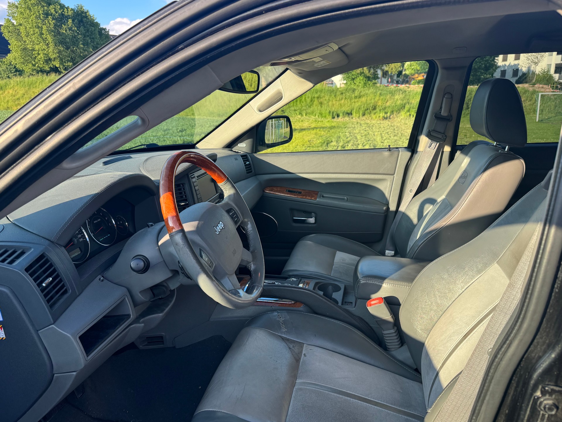 JEEP Grand Cherokee 3.0 CRD Laredo Automatic-image-12