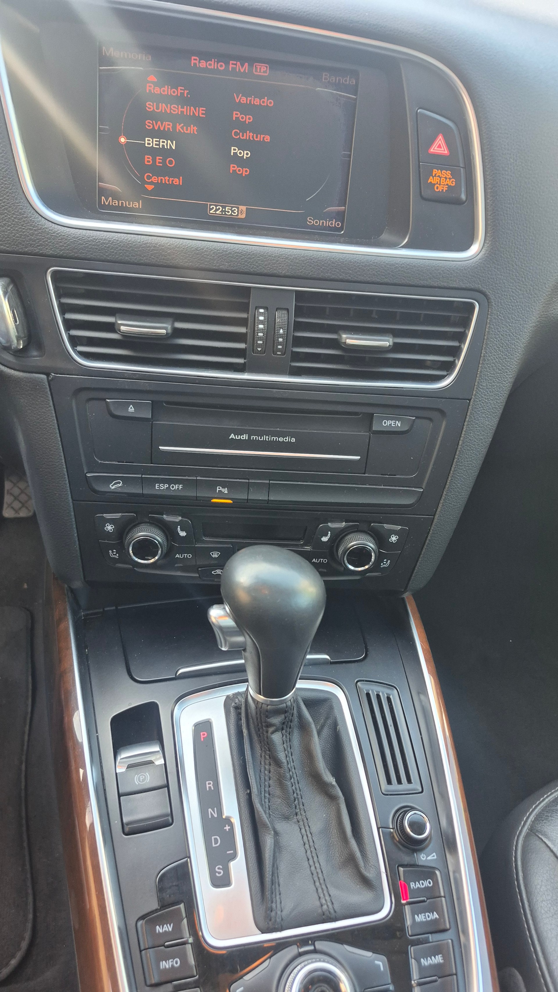 AUDI Q5 3.2 FSI quattro S-tronic-image-11