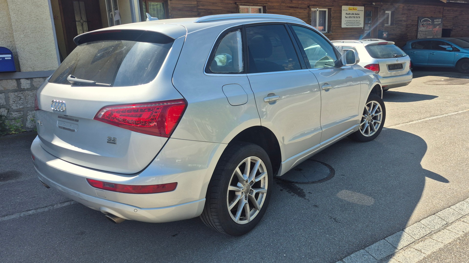 AUDI Q5 3.2 FSI quattro S-tronic-image-4