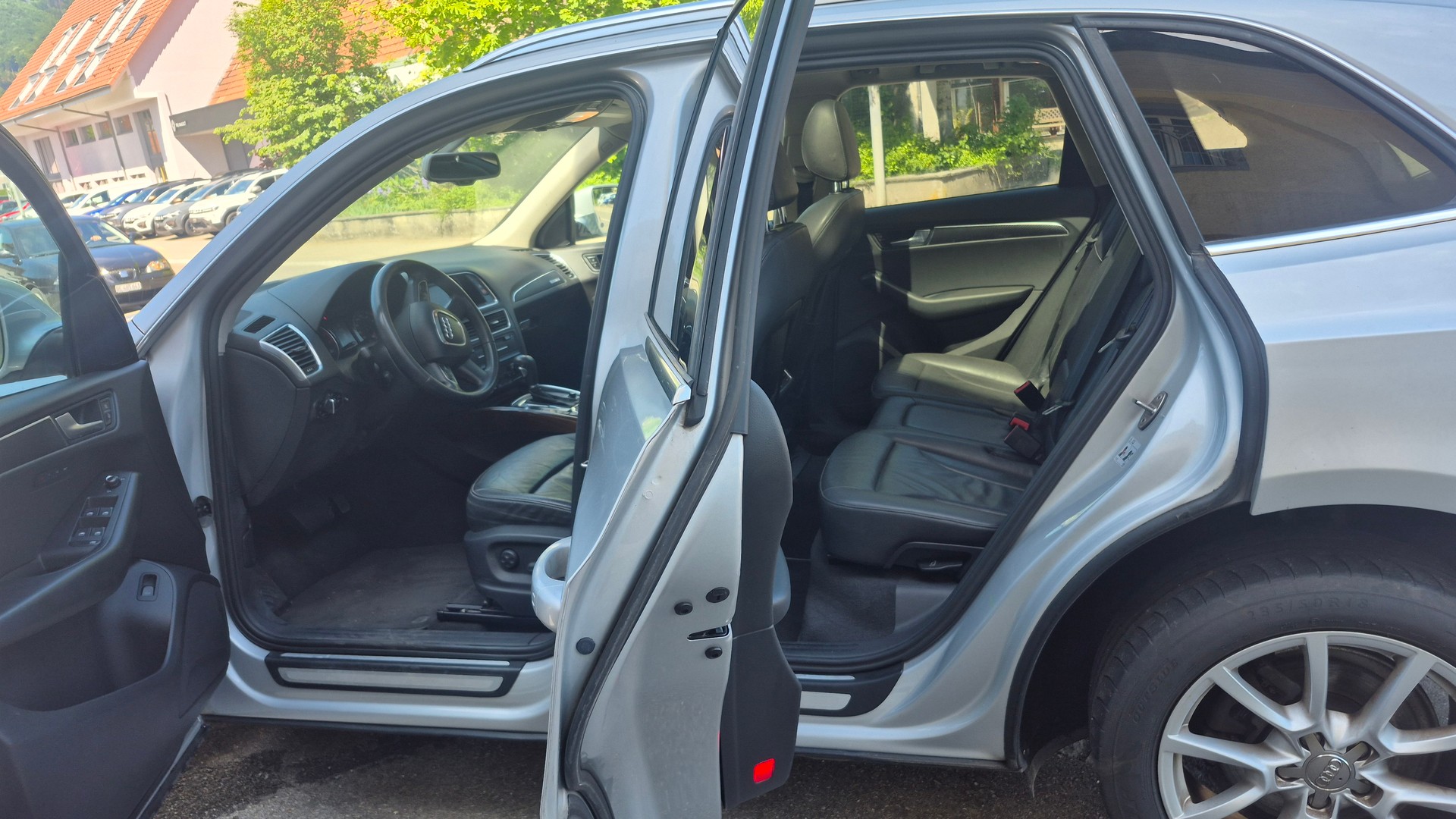 AUDI Q5 3.2 FSI quattro S-tronic-image-9