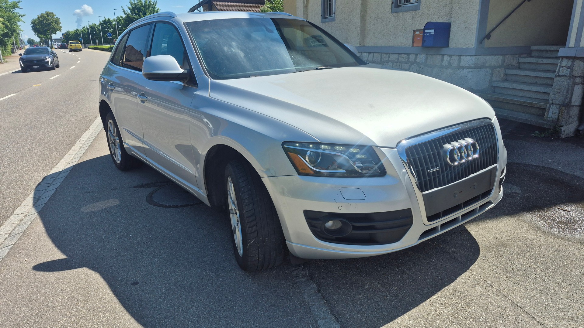 AUDI Q5 3.2 FSI quattro S-tronic-image-2