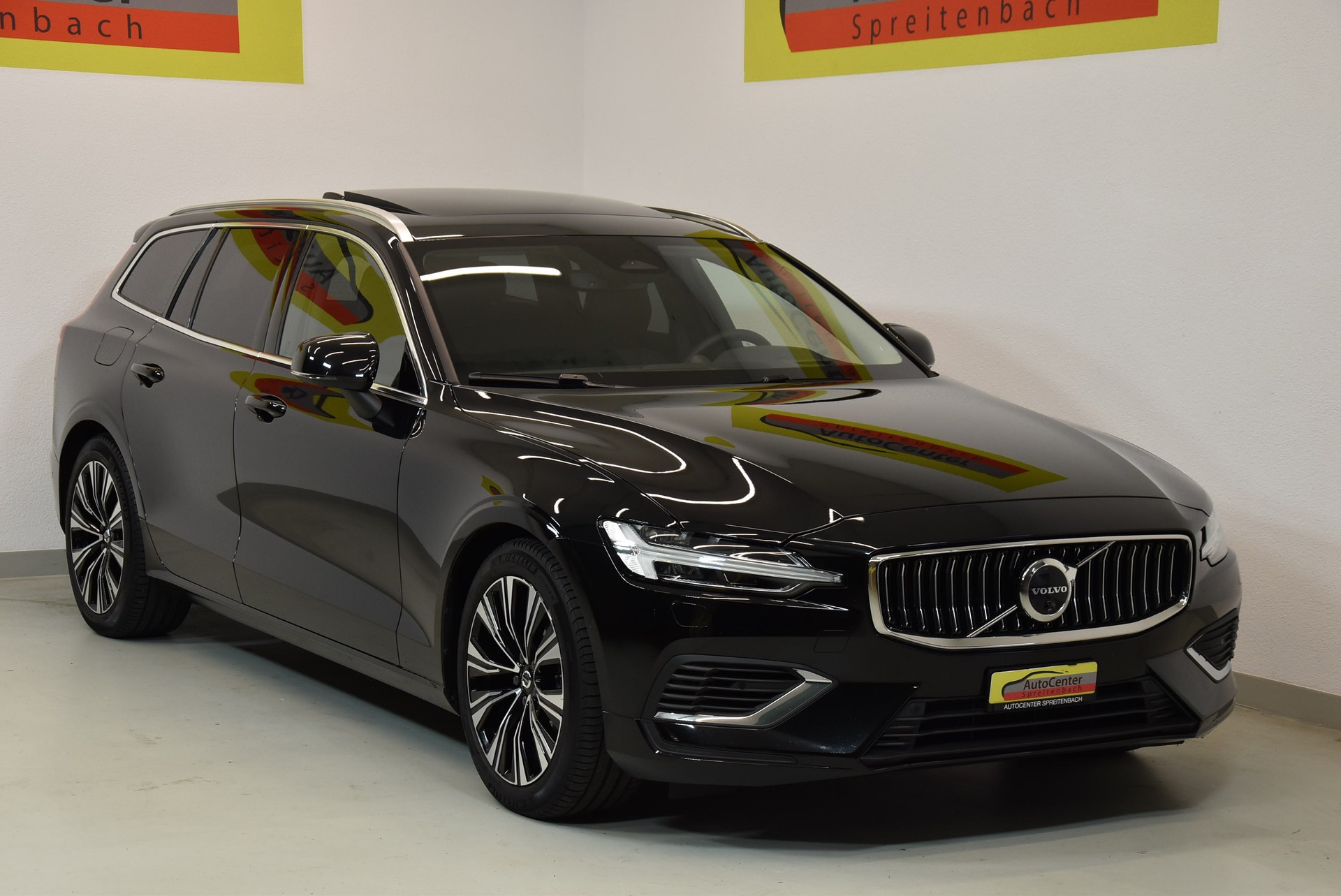VOLVO V60 T6 eAWD Plug in Hybrid Ultra Bright Geartronic