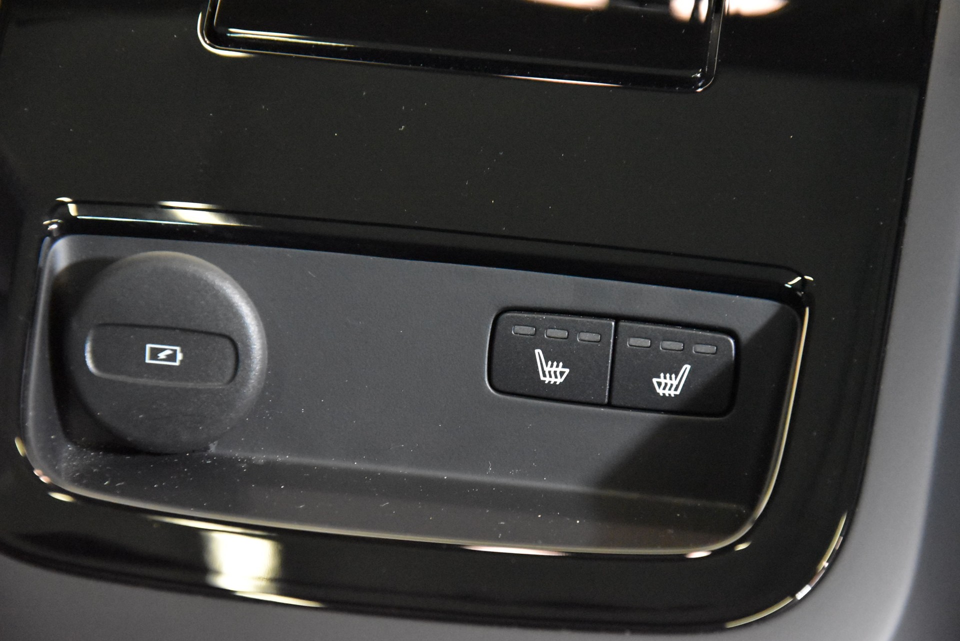 VOLVO V60 T6 eAWD Plug in Hybrid Ultra Bright Geartronic-image-11