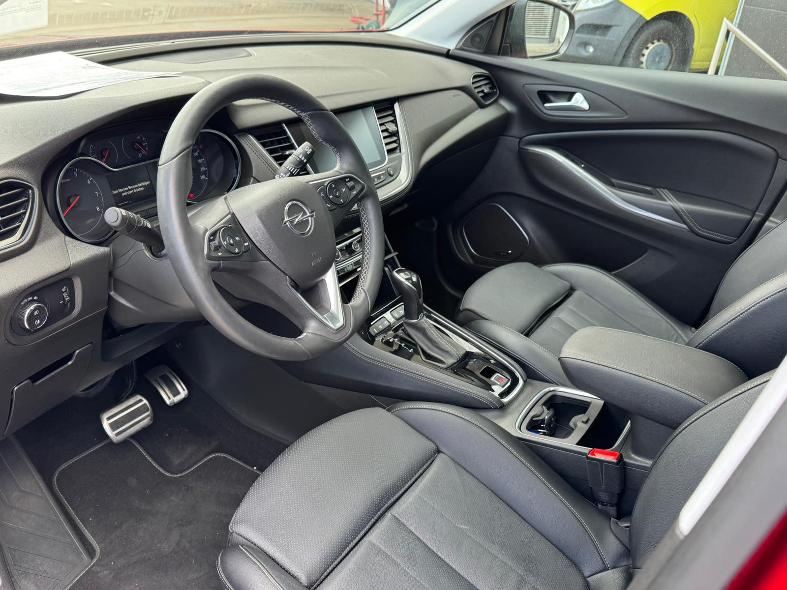 OPEL Grandland X 1.6 T Ultimate-image-4