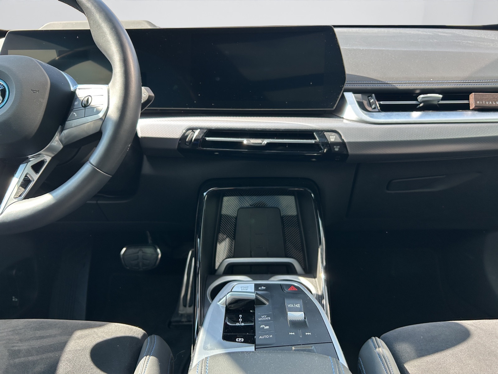 BMW iX1 30 xDrive-image-18