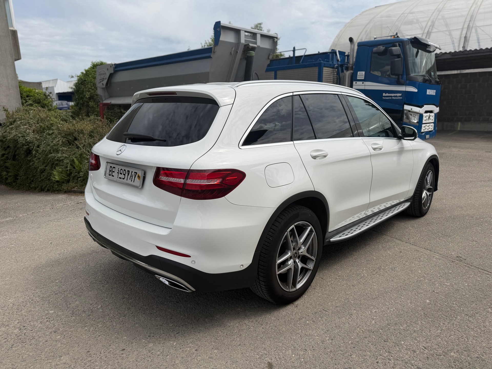 MERCEDES-BENZ GLC 220 d AMG Line 4m-image-1