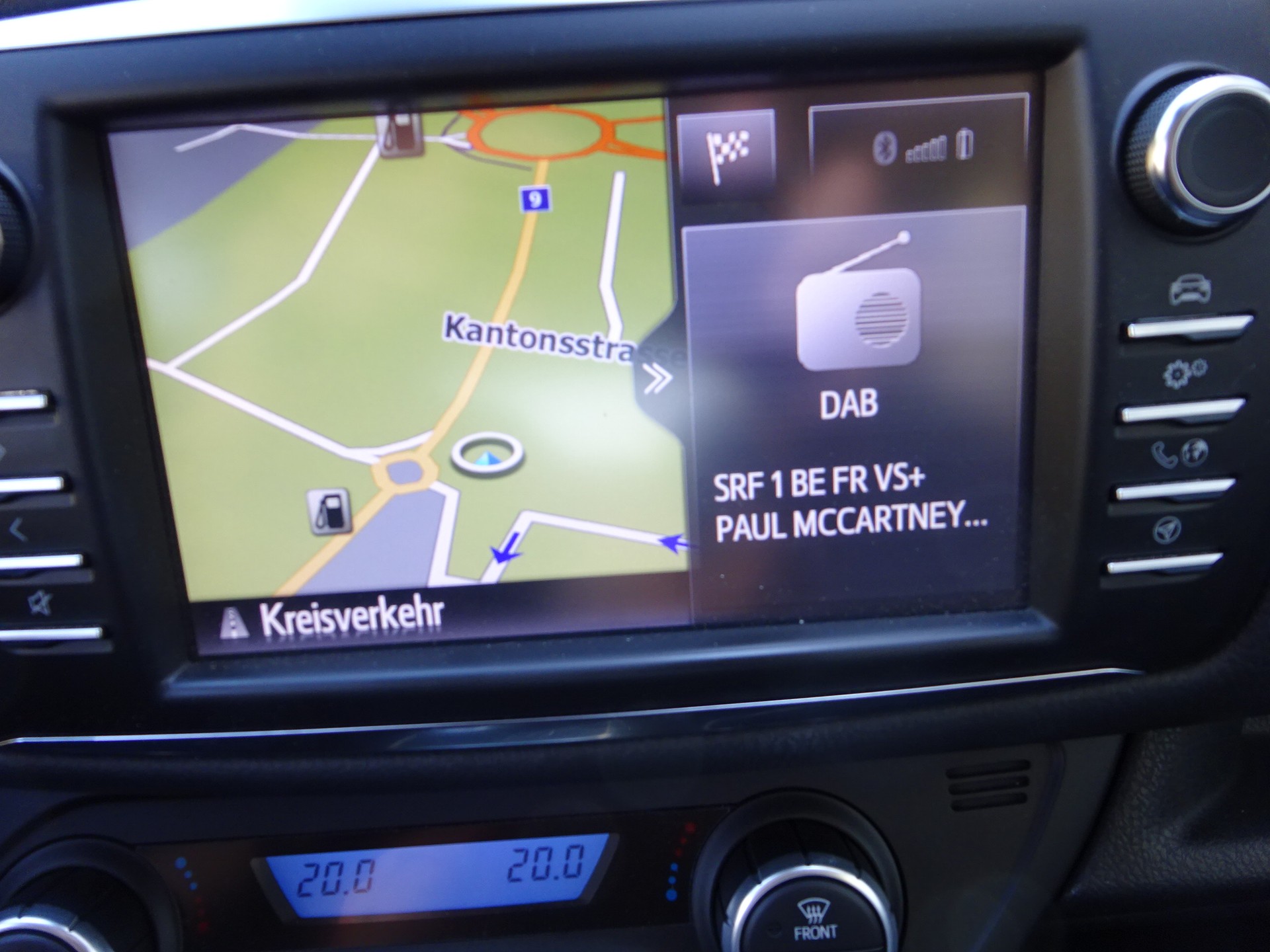 TOYOTA Yaris 1.5 VVT-i Hybrid Limited e-CVT-image-19