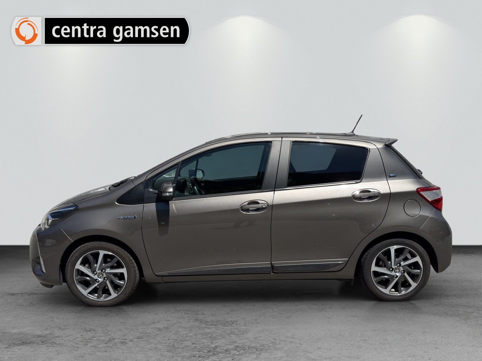 TOYOTA Yaris 1.5 VVT-i Hybrid Limited e-CVT-image-2