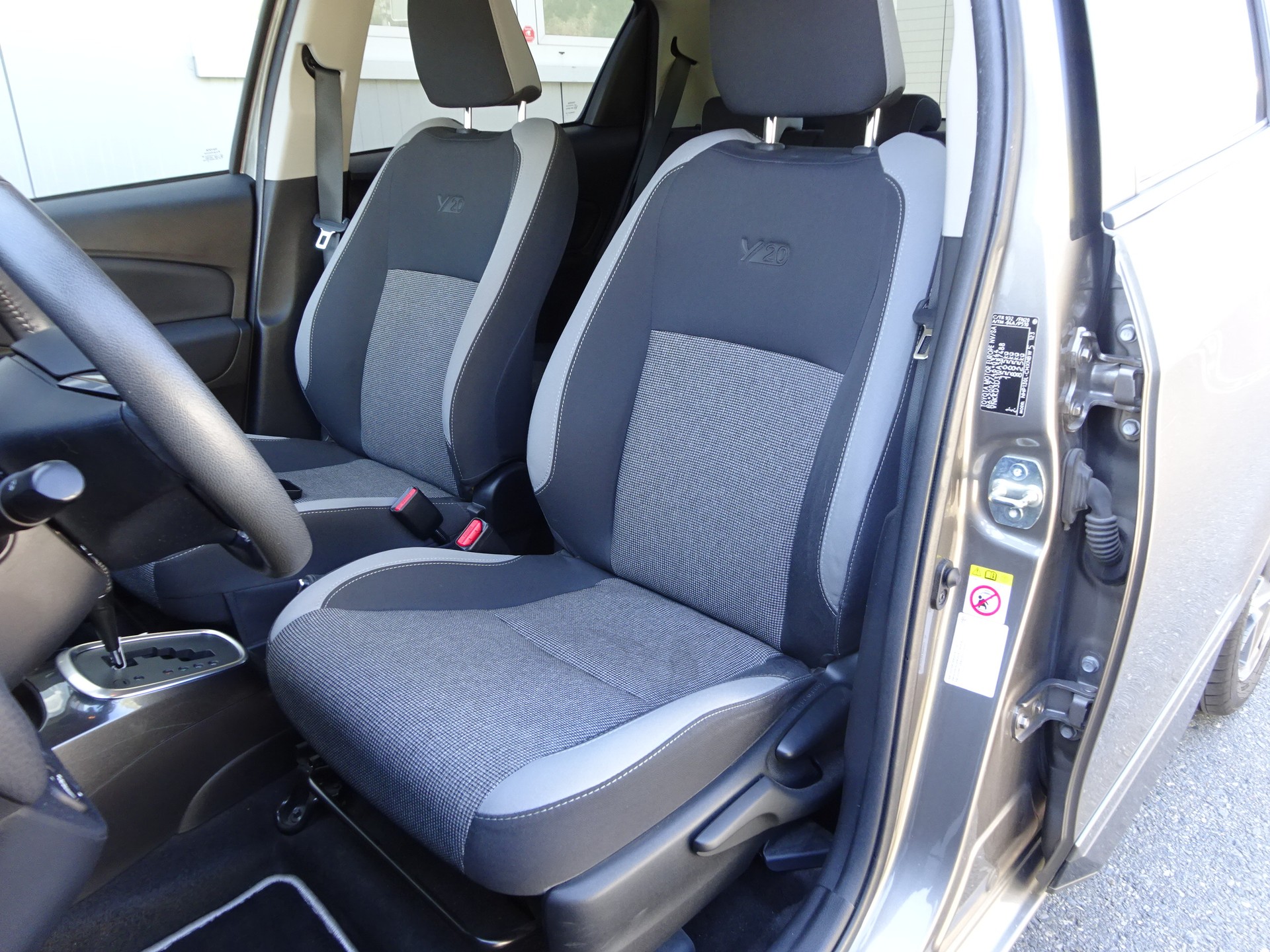 TOYOTA Yaris 1.5 VVT-i Hybrid Limited e-CVT-image-23