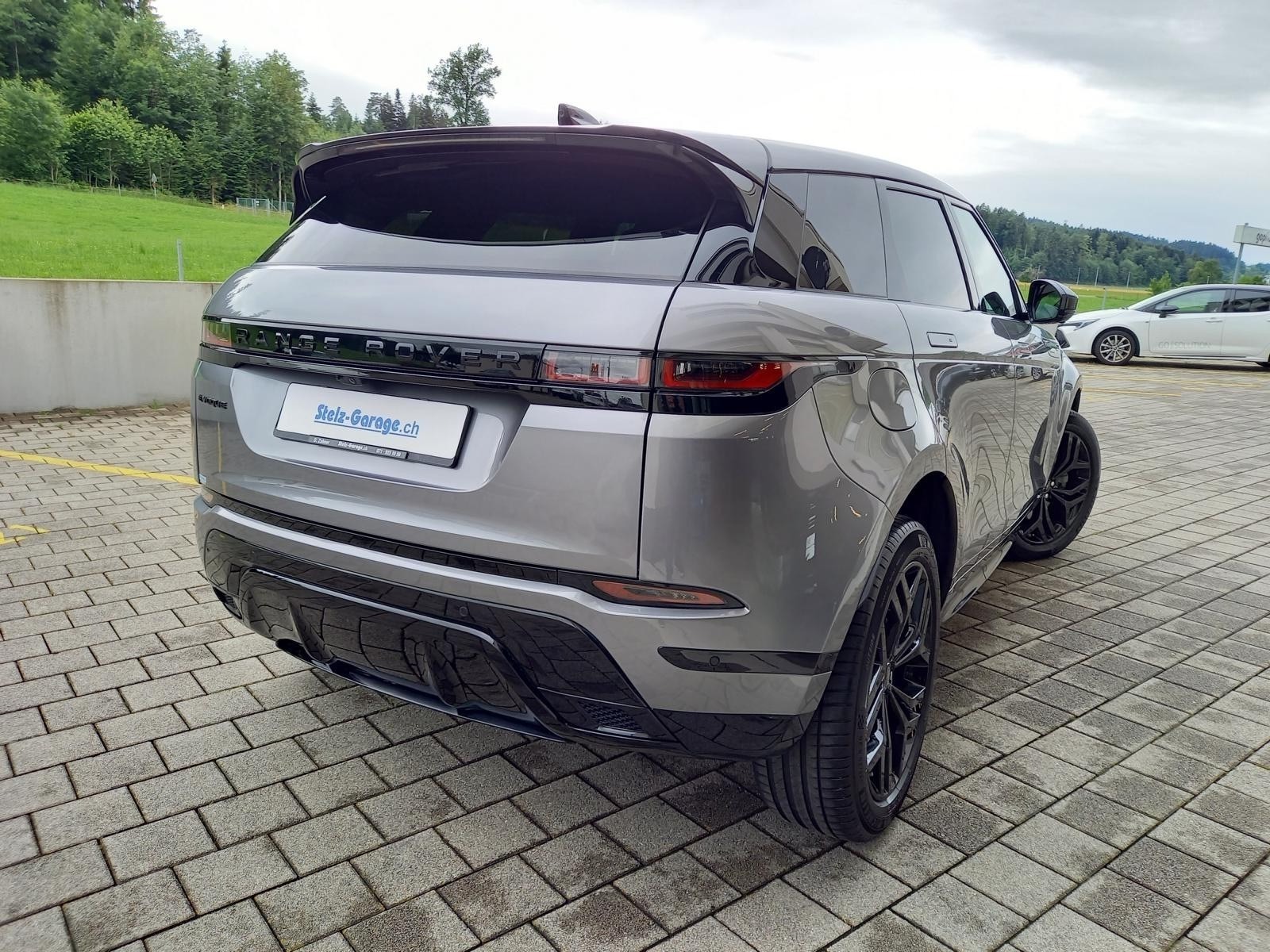 LAND ROVER Range Rover Evoque R-Dynamic P 250 SE HSE AT9-image-1