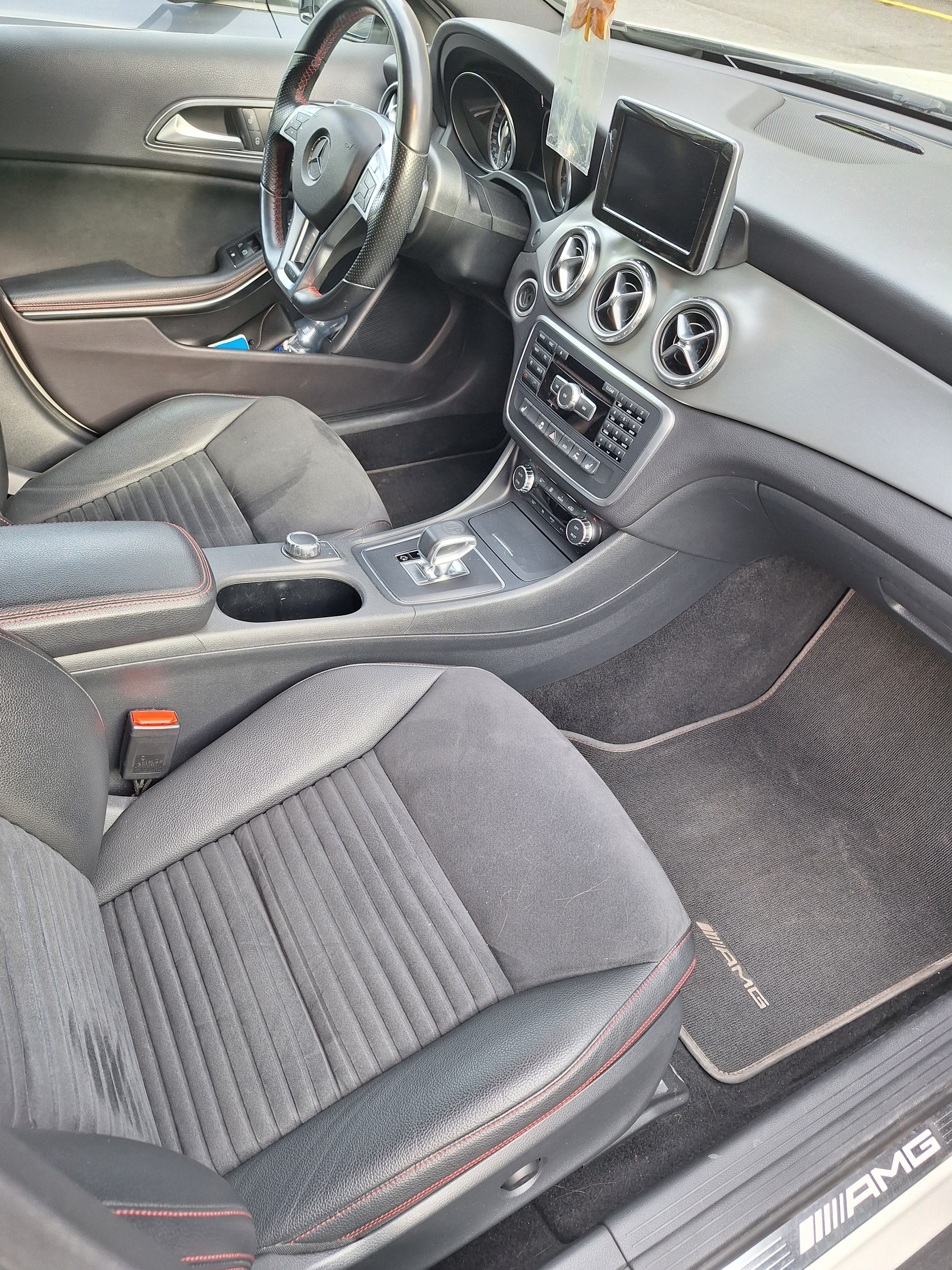 MERCEDES-BENZ GLA 45 AMG 4m-image-3