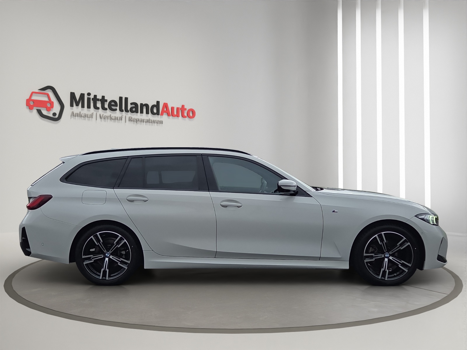 BMW 320d xDrive 48V Touring Steptronic M Sport-image-3