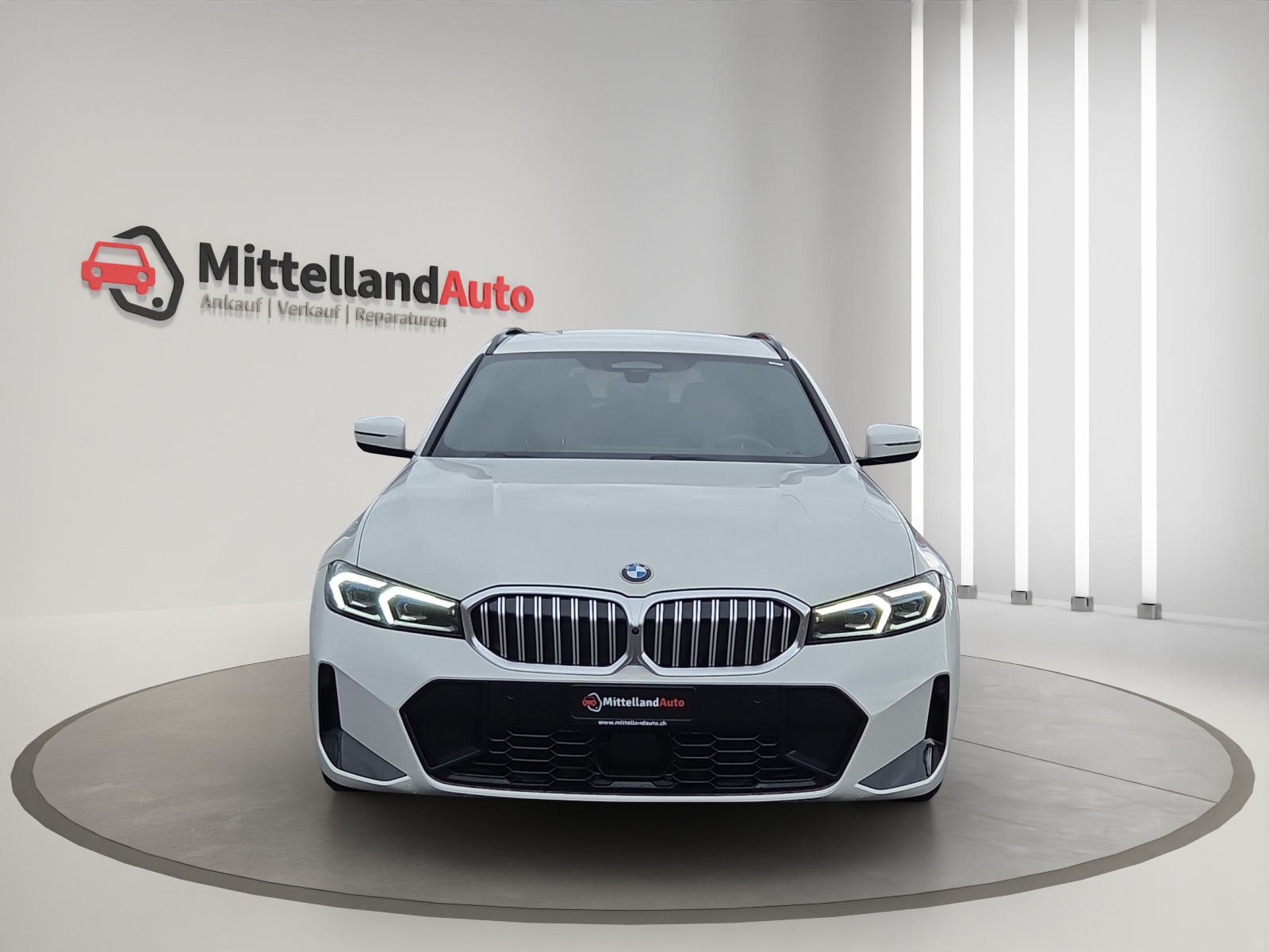 BMW 320d xDrive 48V Touring Steptronic M Sport-image-1