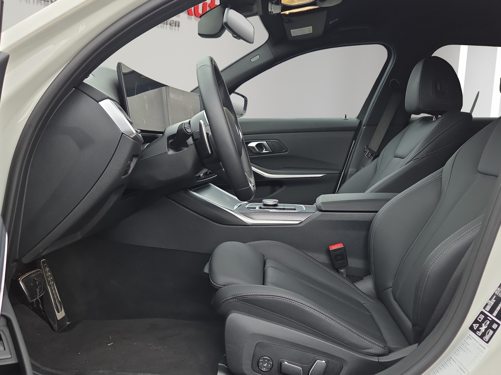 BMW 320d xDrive 48V Touring Steptronic M Sport-image-8