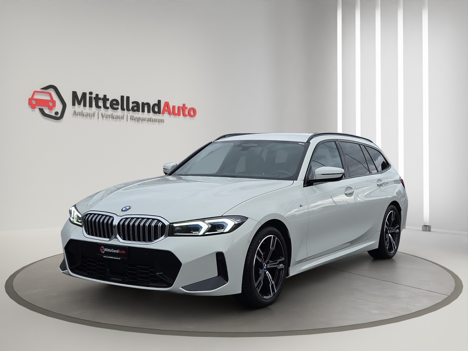 BMW 320d xDrive 48V Touring Steptronic M Sport-image-0