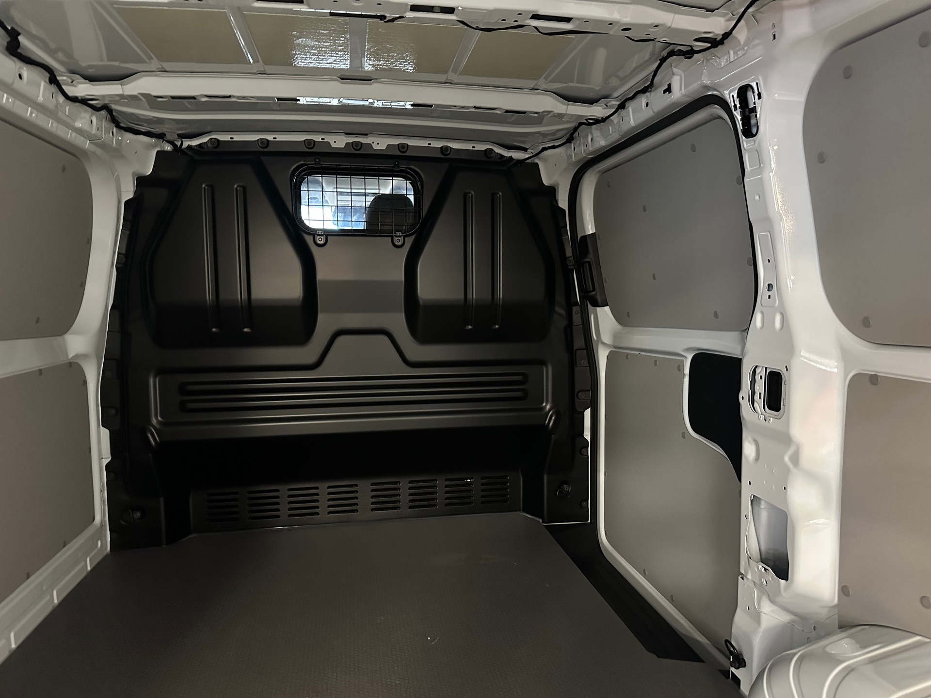 VW Transporter 2.0 TDI-image-15