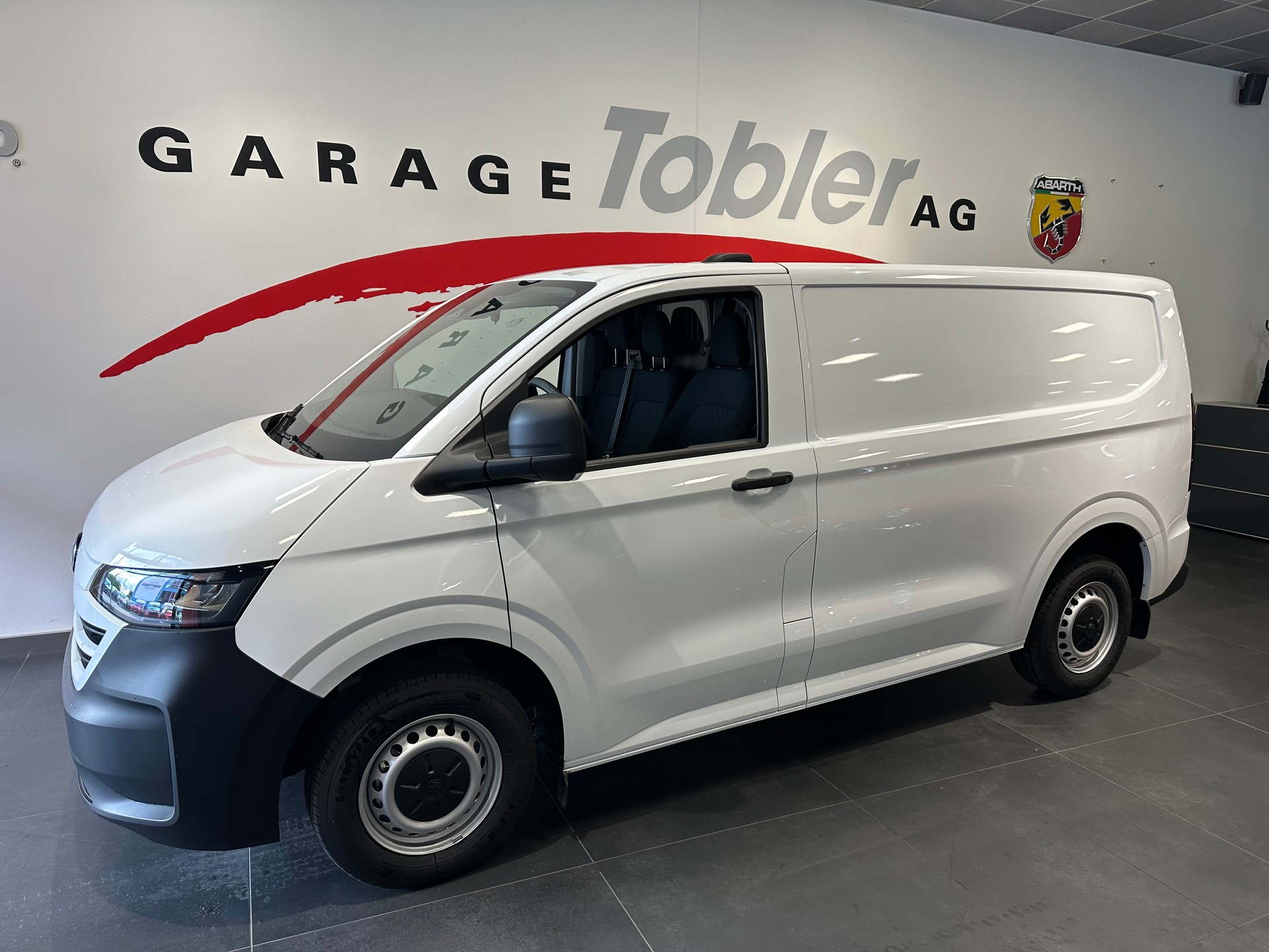 VW Transporter 2.0 TDI-image-0