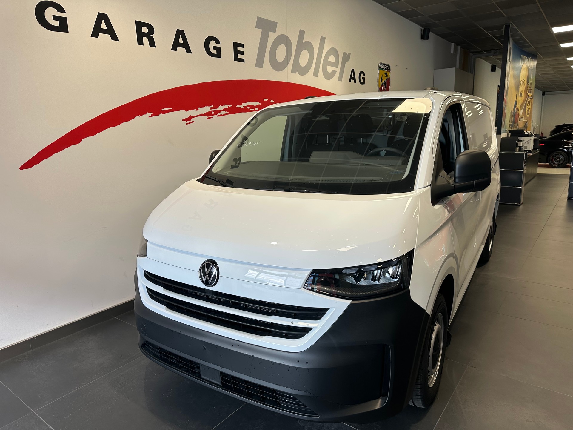 VW Transporter 2.0 TDI-image-5