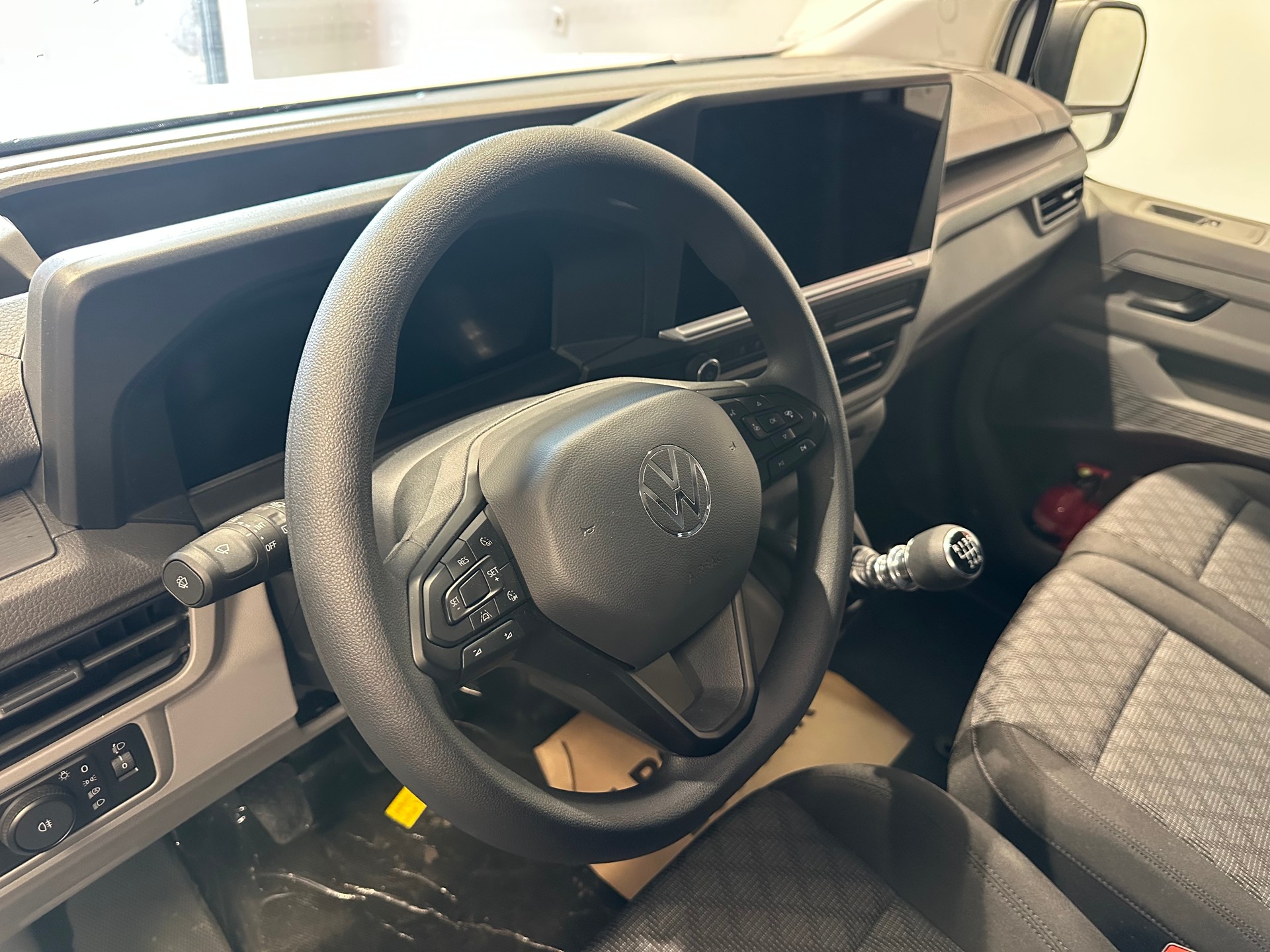 VW Transporter 2.0 TDI-image-16