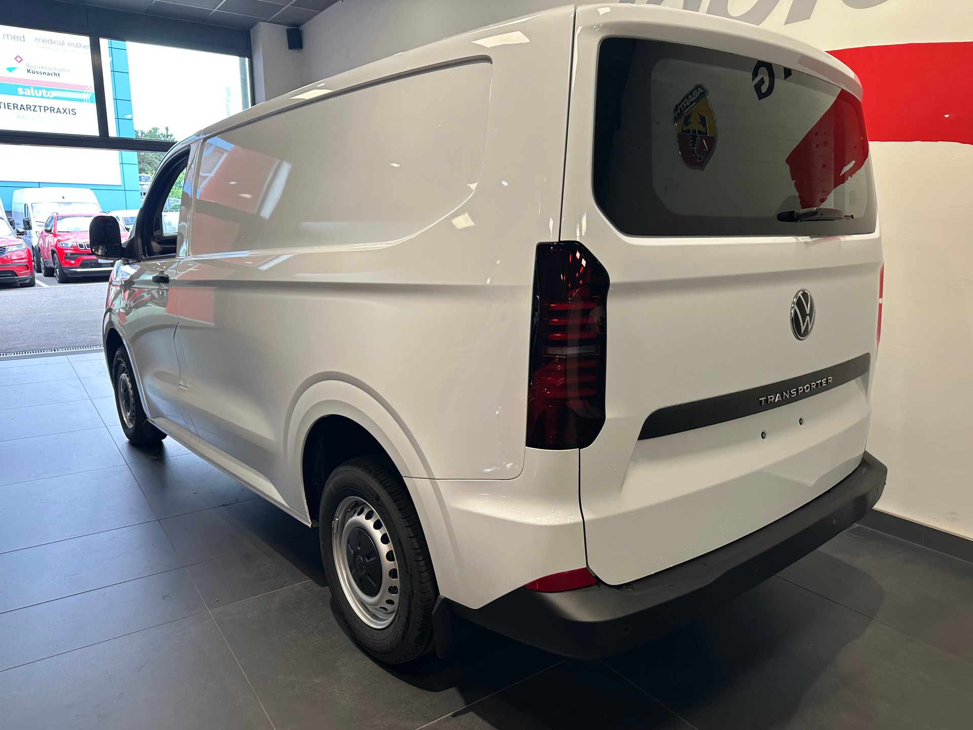 VW Transporter 2.0 TDI-image-8