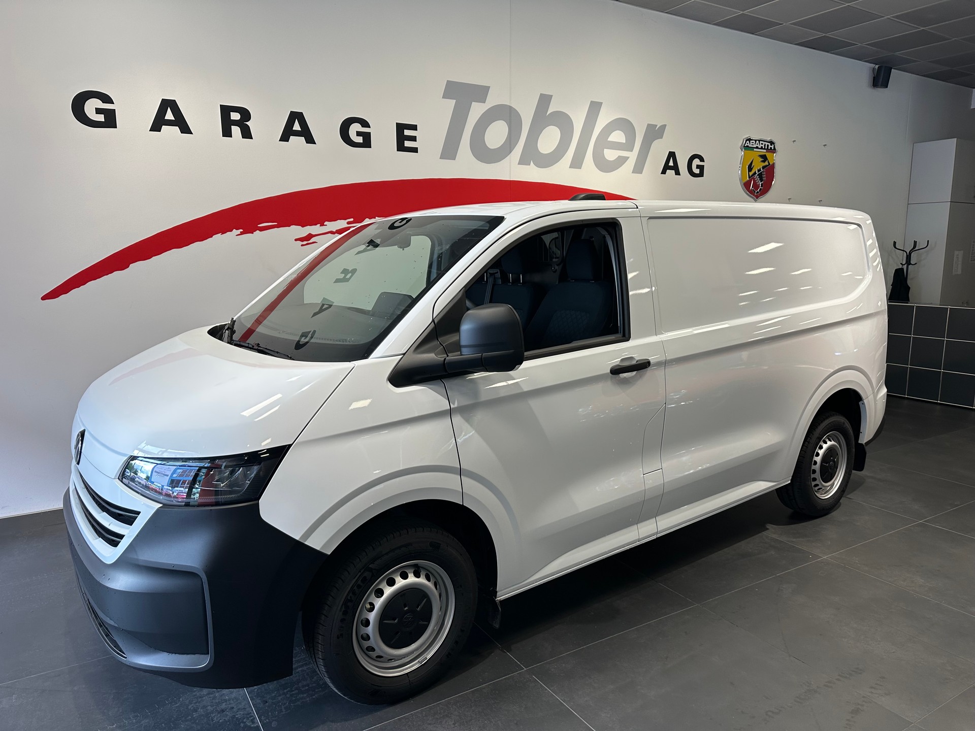 VW Transporter 2.0 TDI-image-1