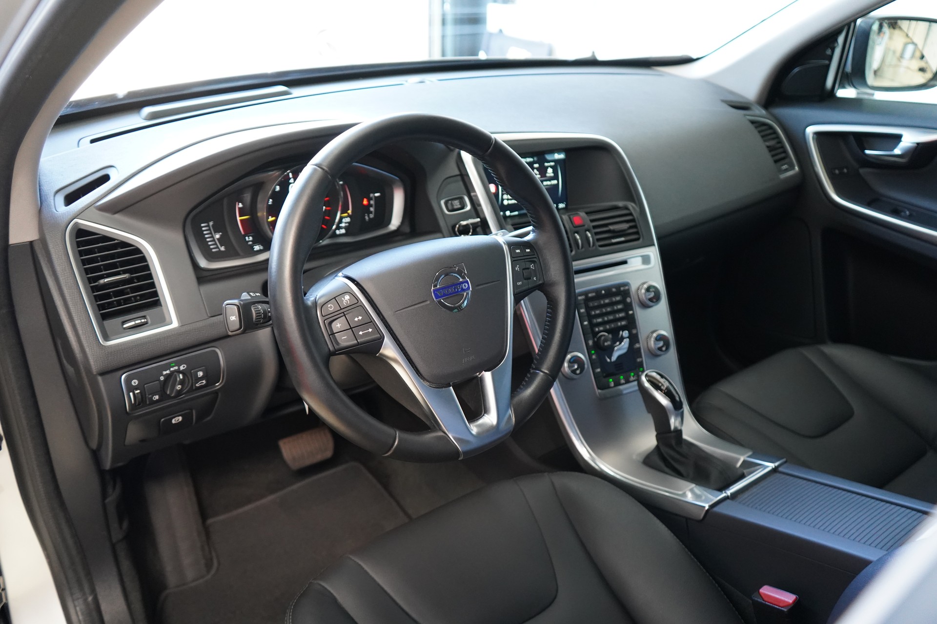 VOLVO XC60 T5 Executive Geartronic-image-17
