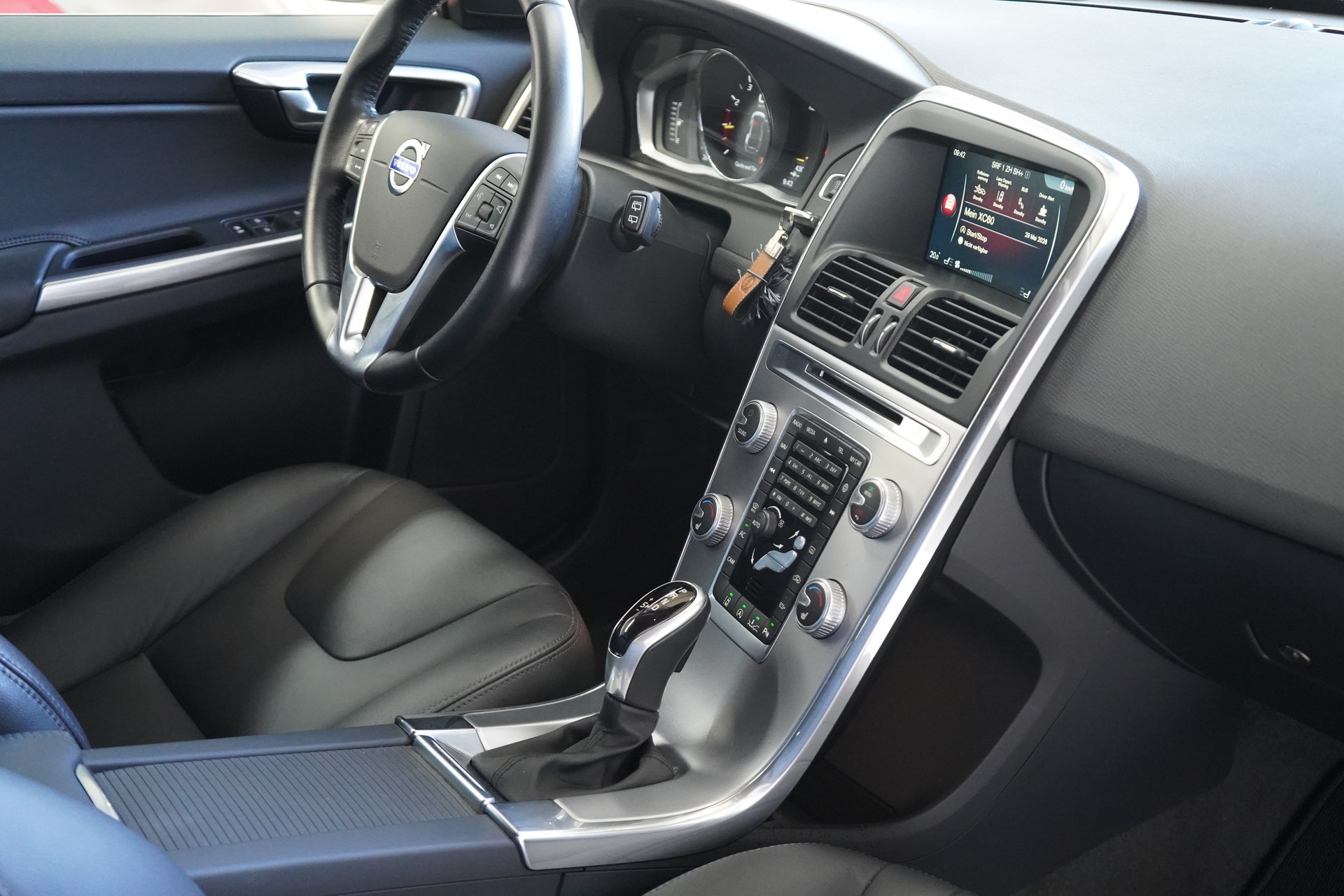 VOLVO XC60 T5 Executive Geartronic-image-24