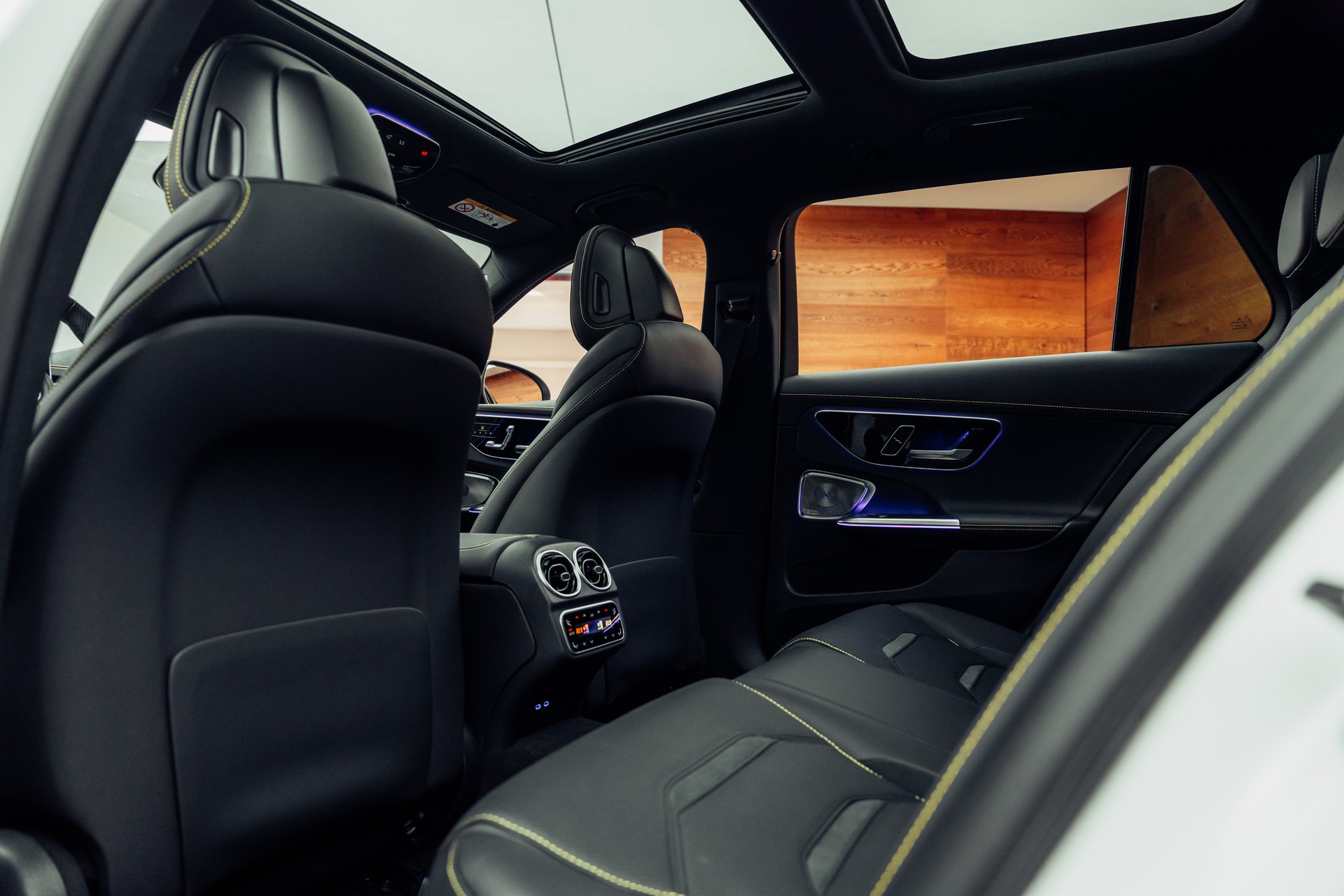 MERCEDES-BENZ C 63 S AMG T E Performance 4 Matic Executive Edition-image-10