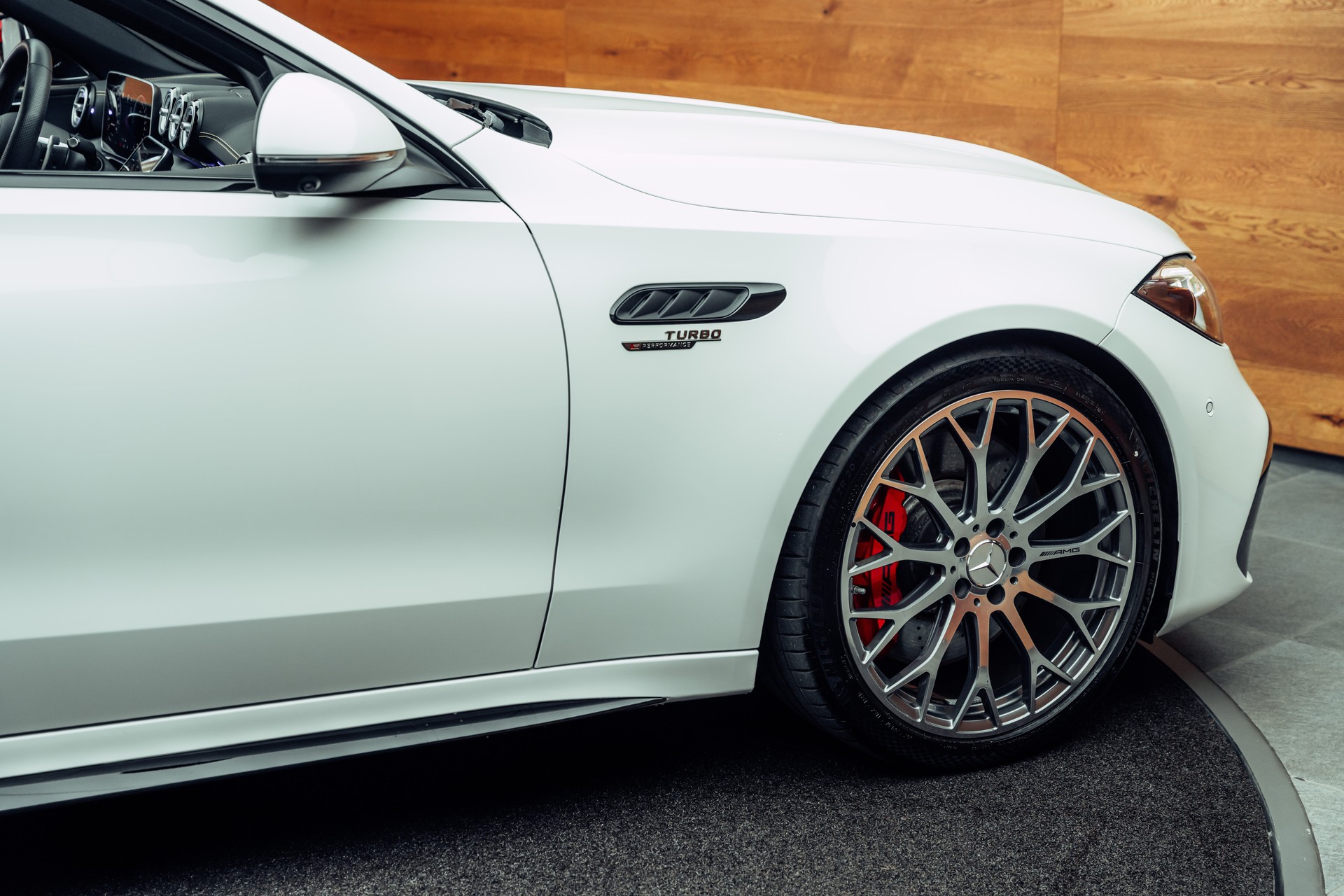 MERCEDES-BENZ C 63 S AMG T E Performance 4 Matic Executive Edition-image-21