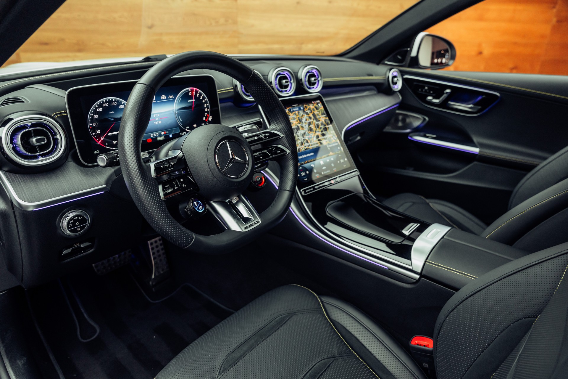 MERCEDES-BENZ C 63 S AMG T E Performance 4 Matic Executive Edition-image-5