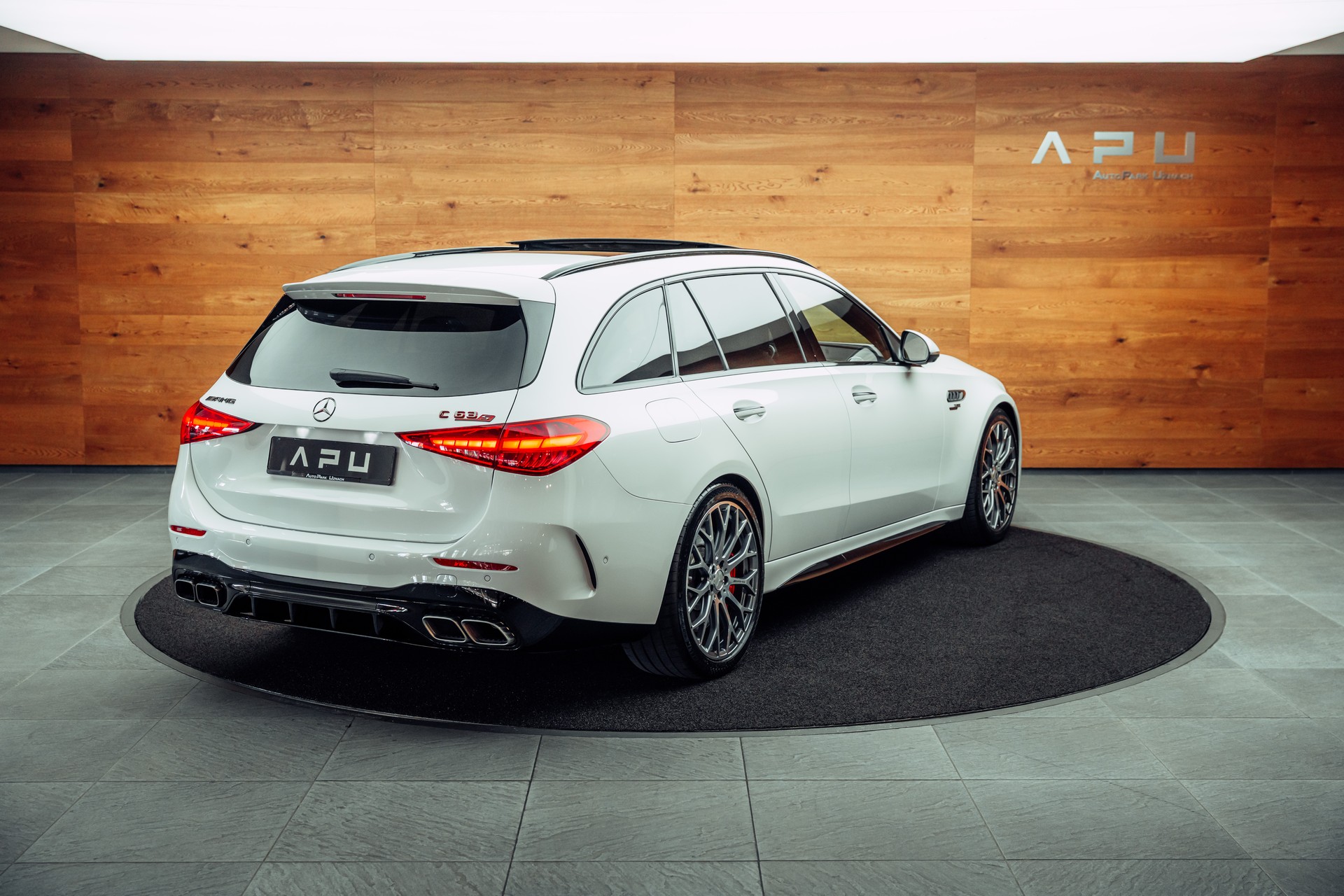 MERCEDES-BENZ C 63 S AMG T E Performance 4 Matic Executive Edition-image-1