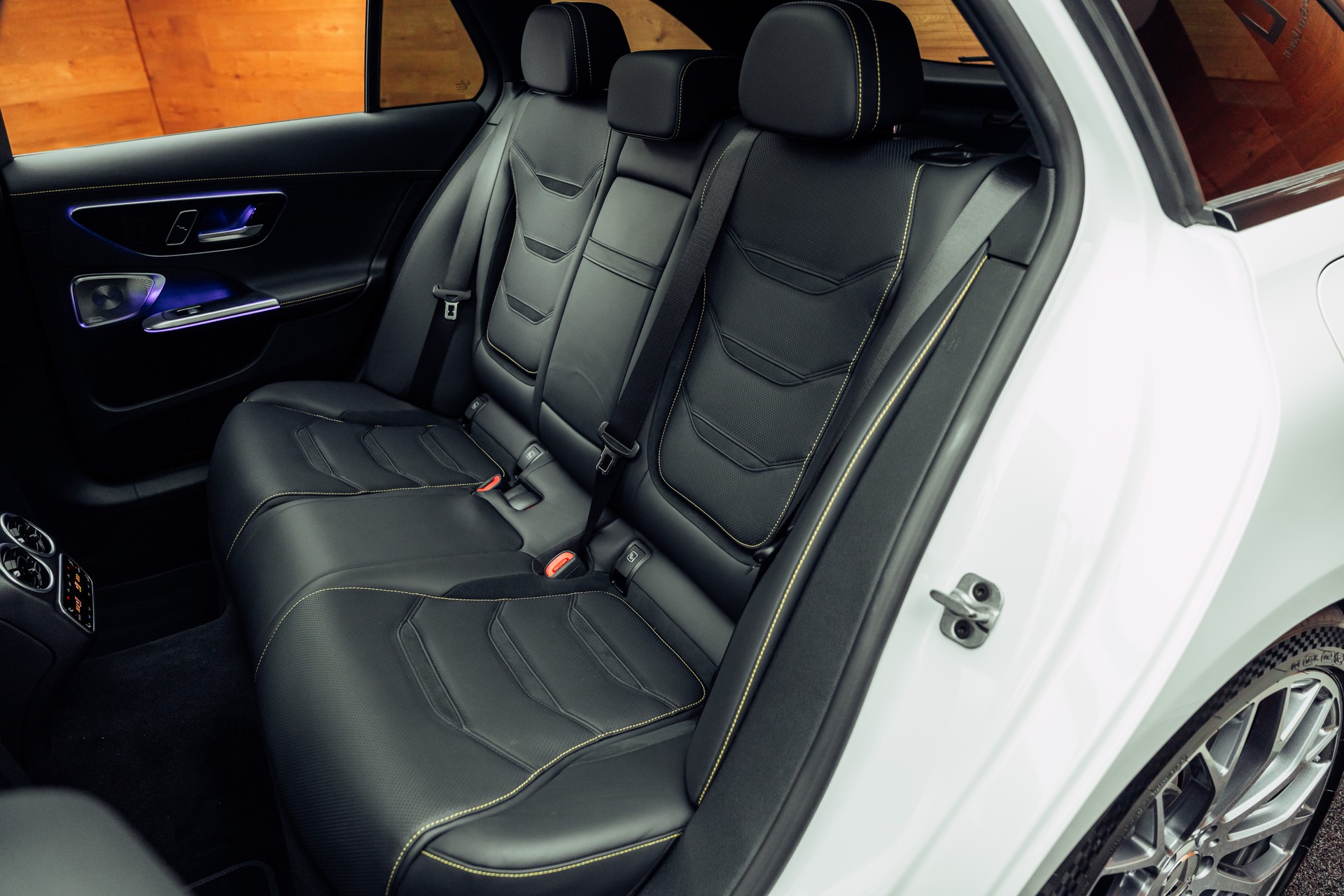 MERCEDES-BENZ C 63 S AMG T E Performance 4 Matic Executive Edition-image-9