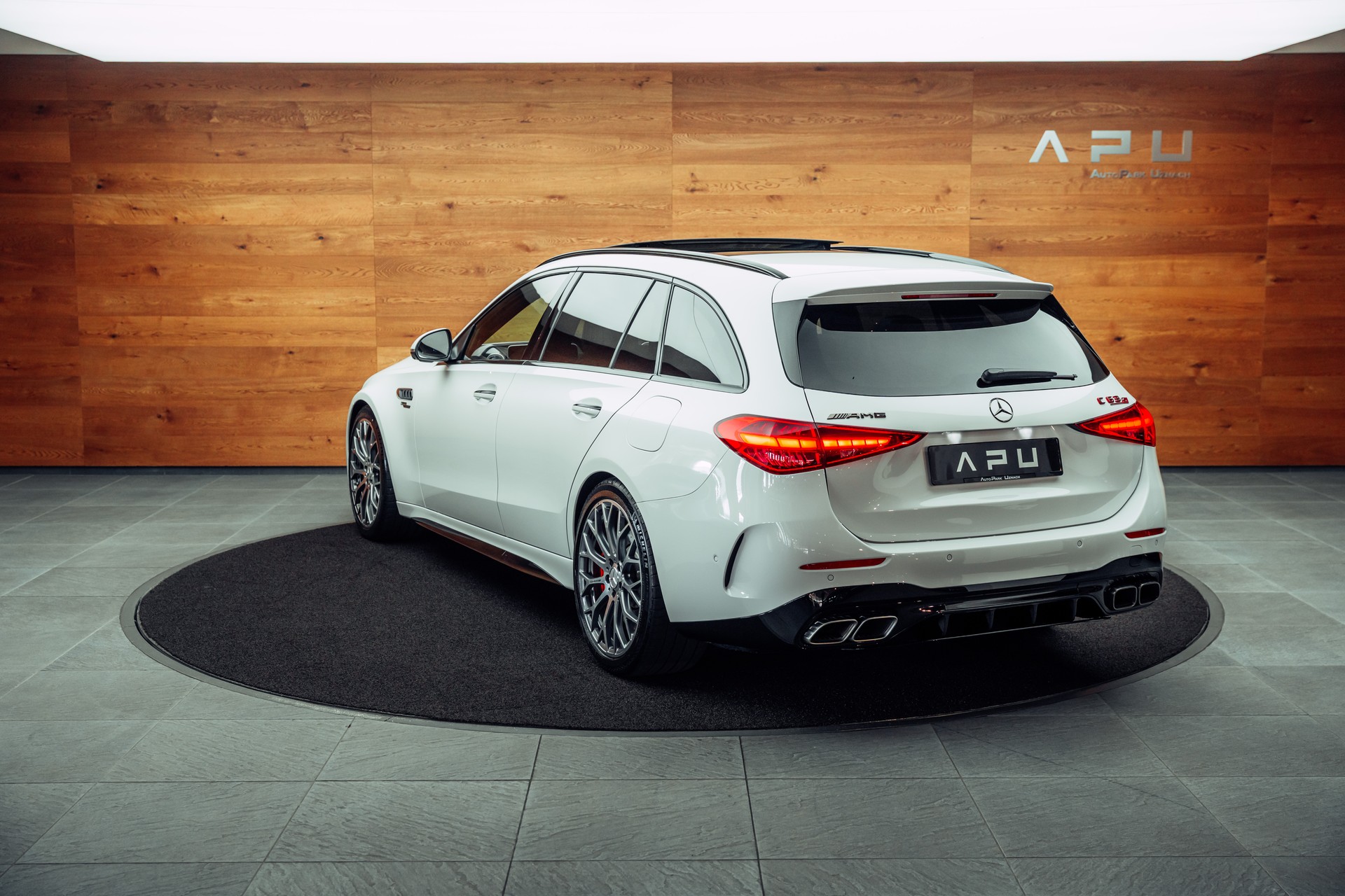 MERCEDES-BENZ C 63 S AMG T E Performance 4 Matic Executive Edition-image-2