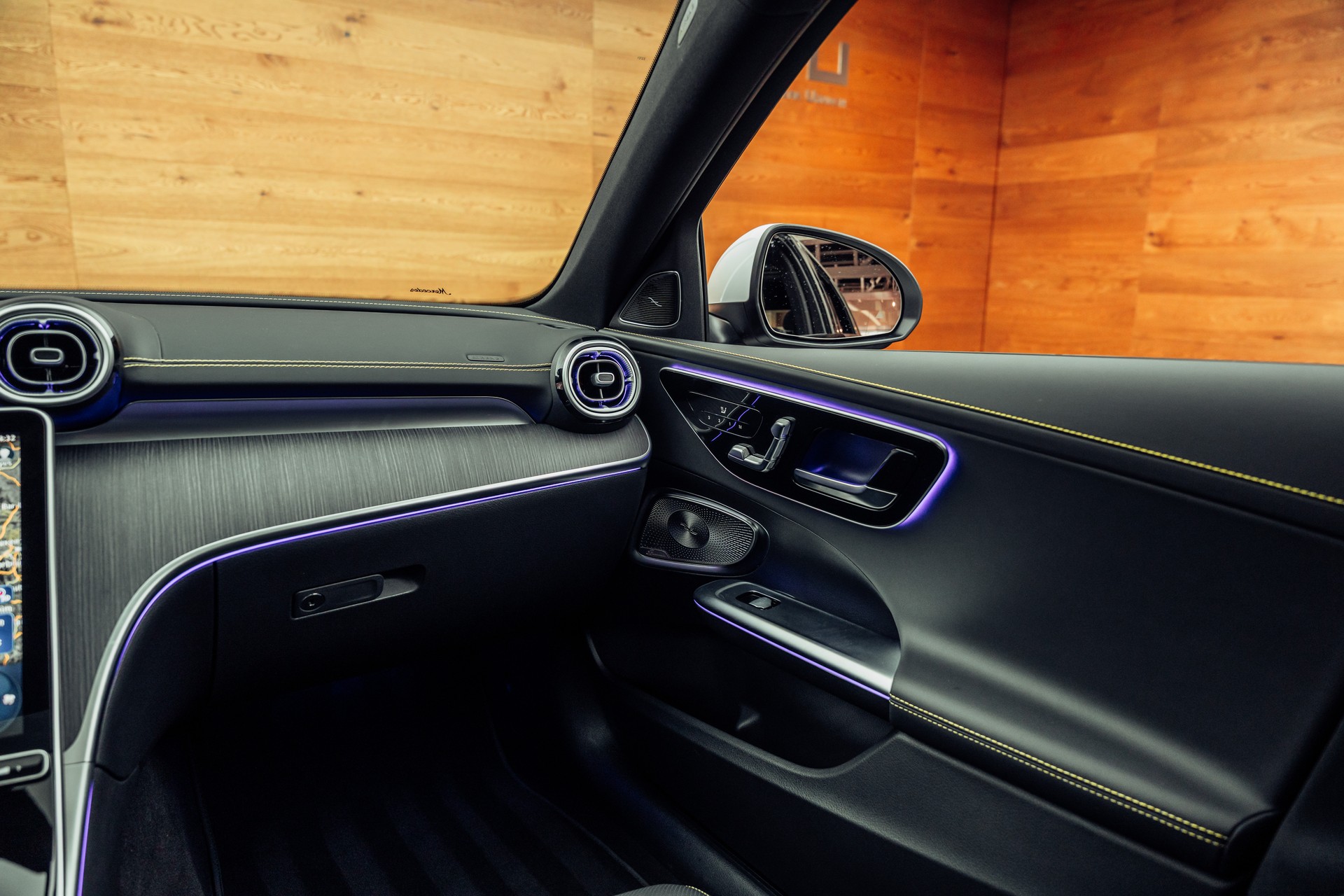 MERCEDES-BENZ C 63 S AMG T E Performance 4 Matic Executive Edition-image-12