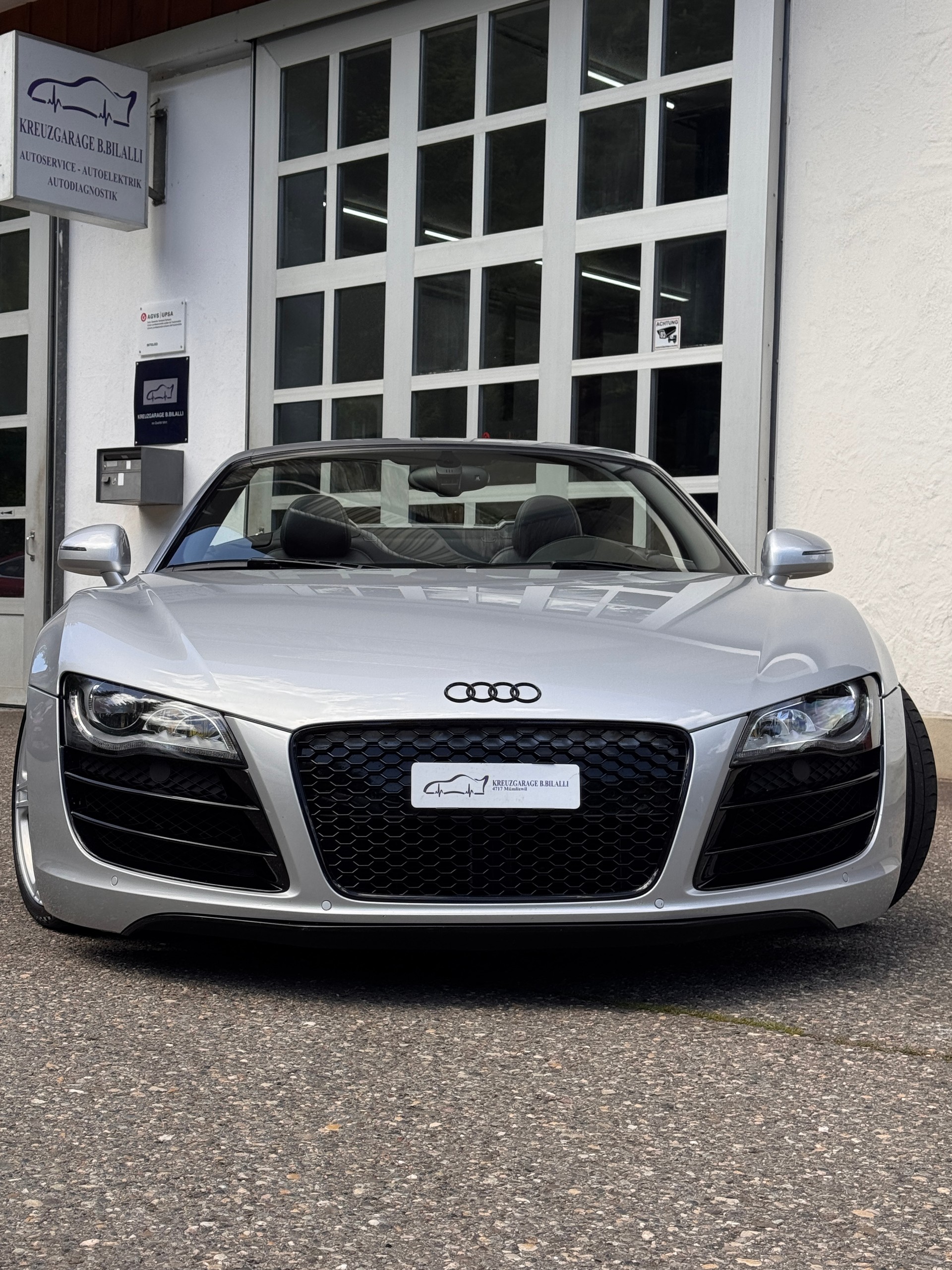 AUDI R8 Spyder 5.2 R-Tronic-image-6