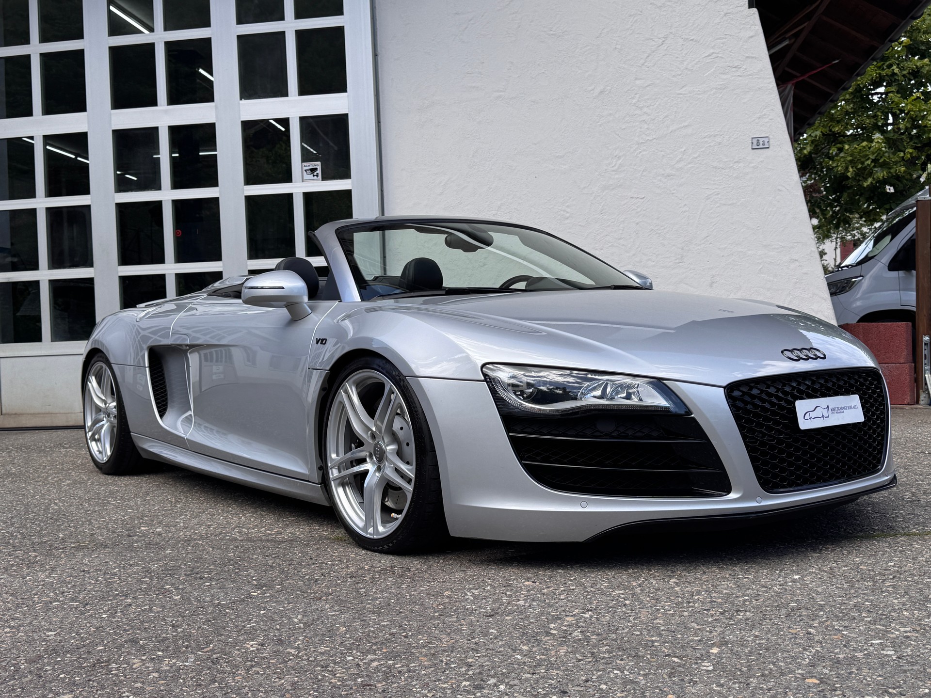 AUDI R8 Spyder 5.2 R-Tronic-image-2