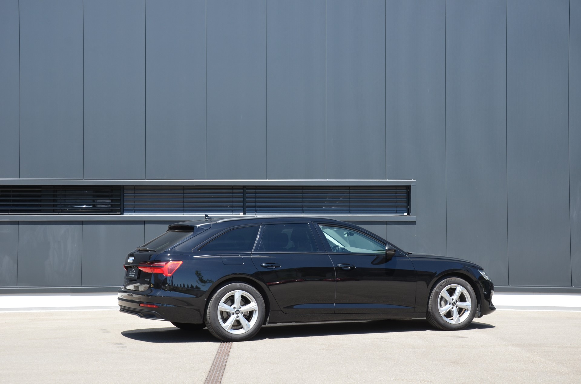 AUDI A6 Avant 40 TDI advanced quattro S-tronic-image-3