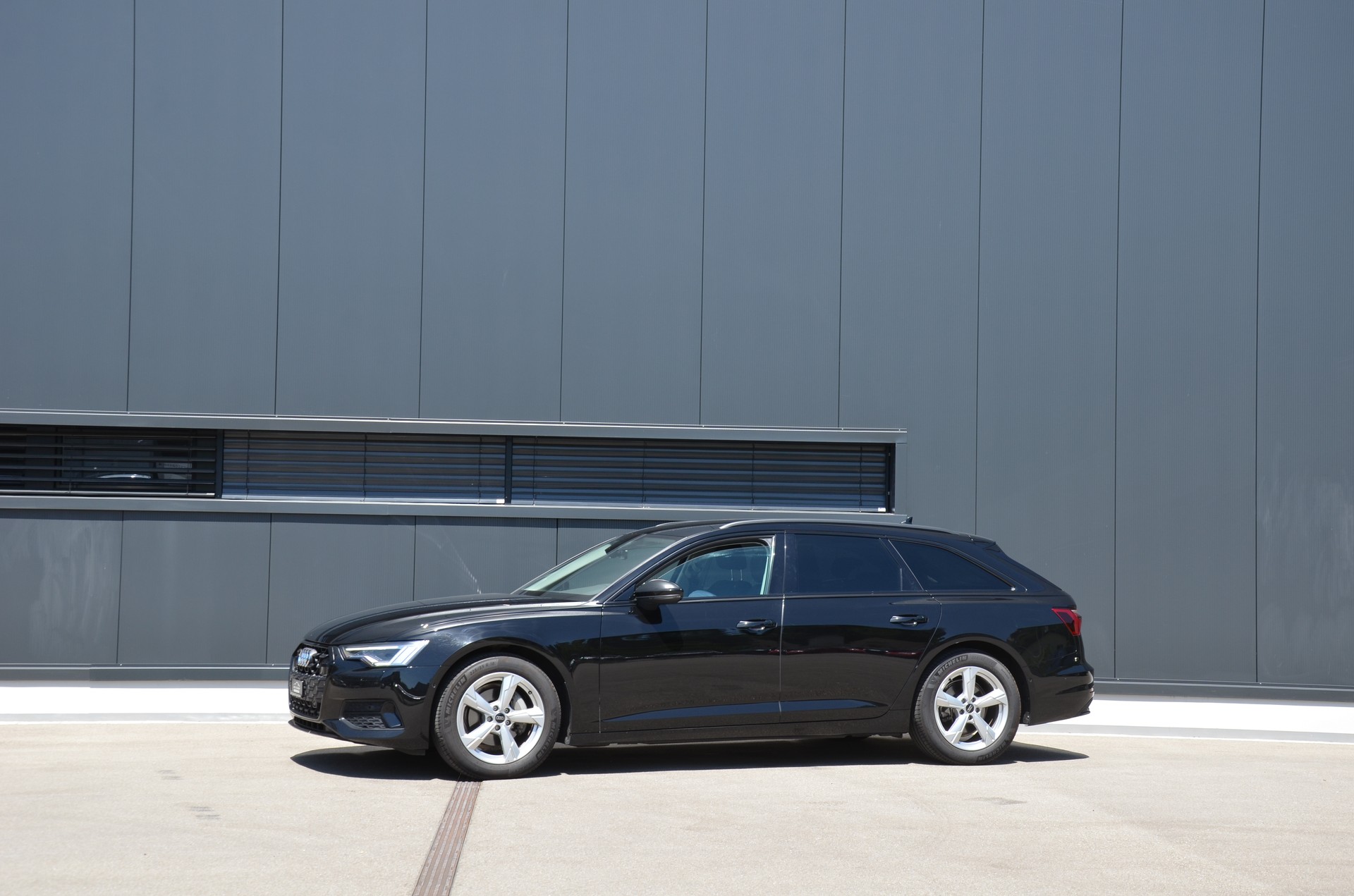 AUDI A6 Avant 40 TDI advanced quattro S-tronic-image-1
